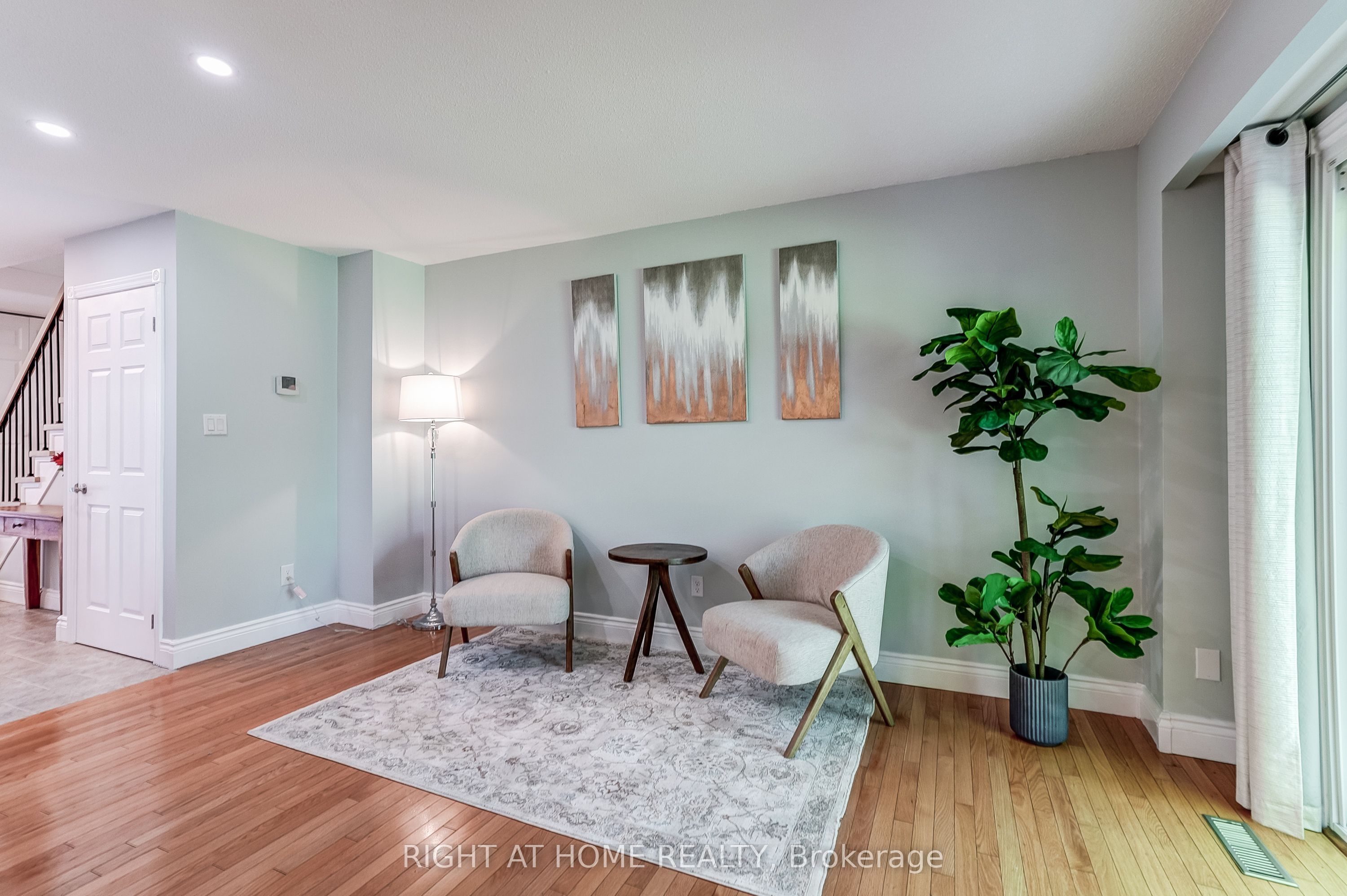 2120 Rathburn Road E 55