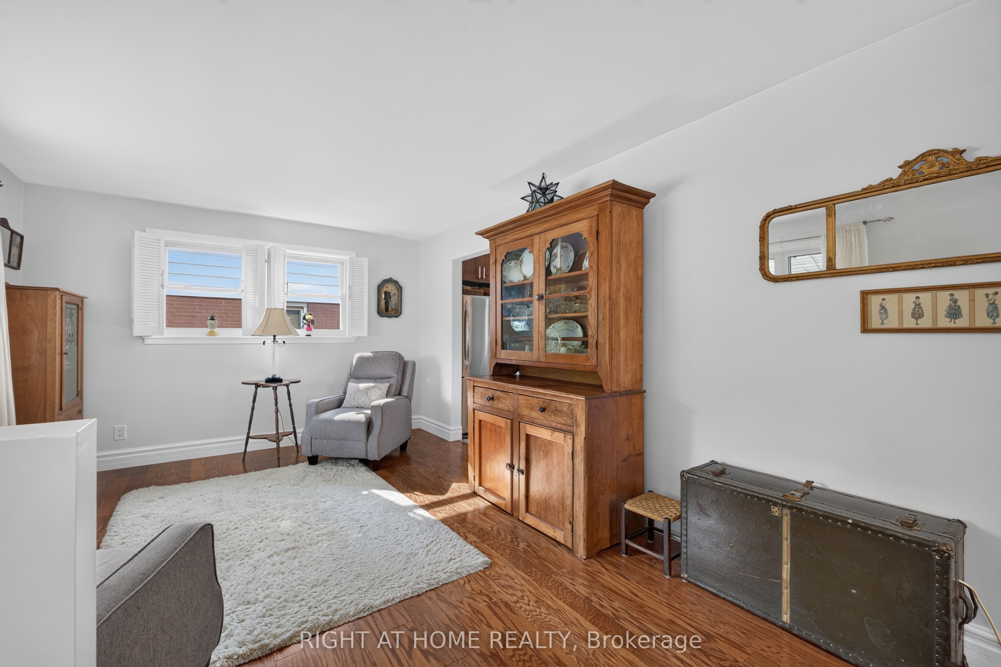 24 Tweedsmuir Avenue
