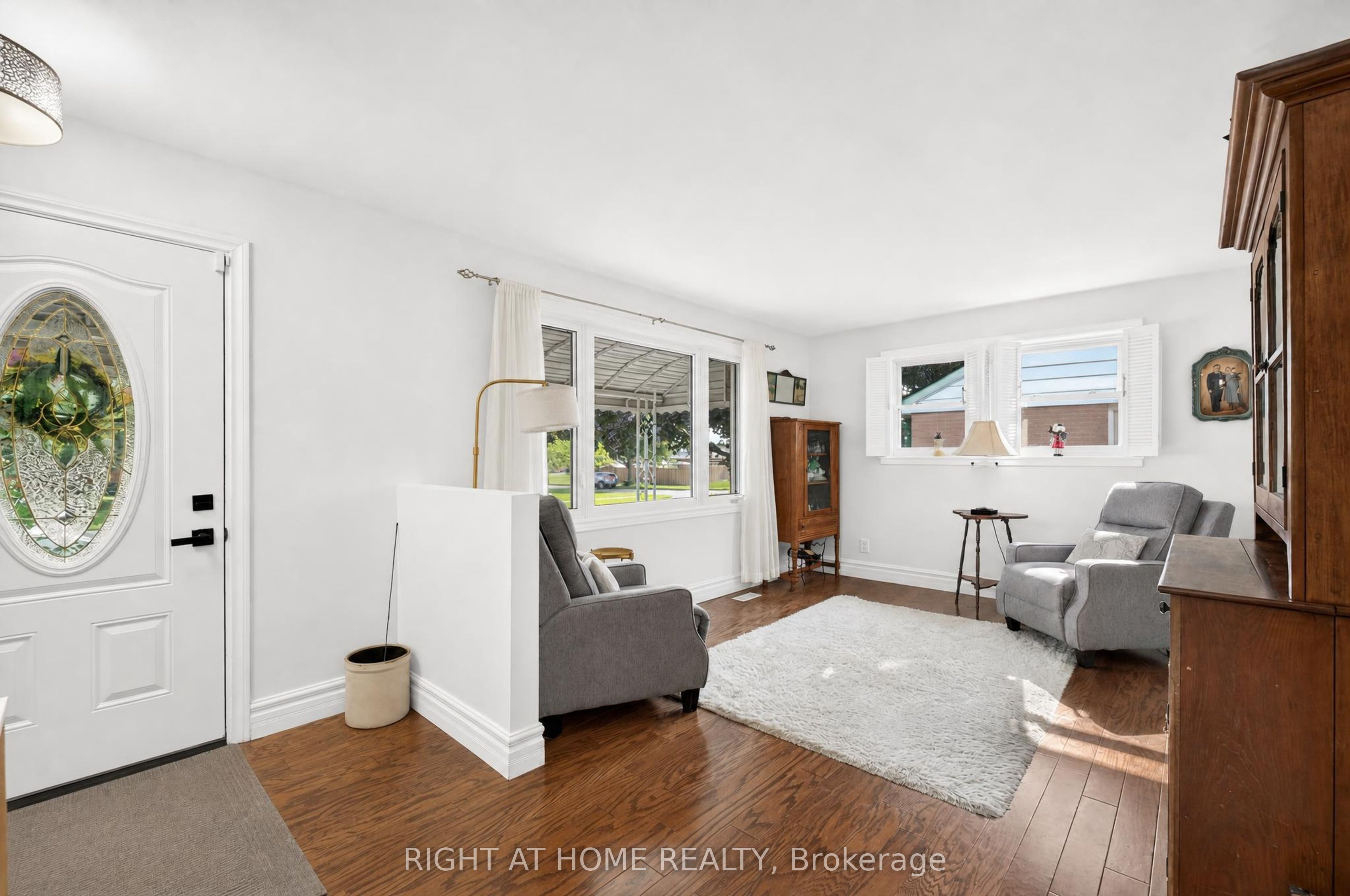 24 Tweedsmuir Avenue