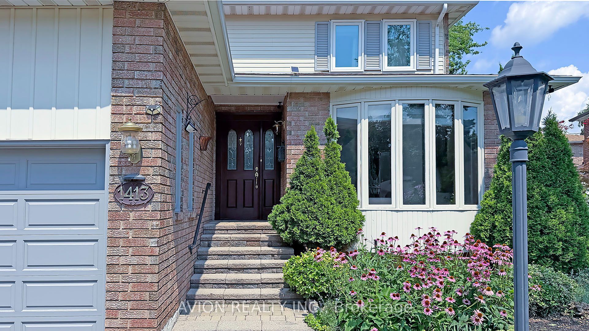 1413 Harmsworth Square