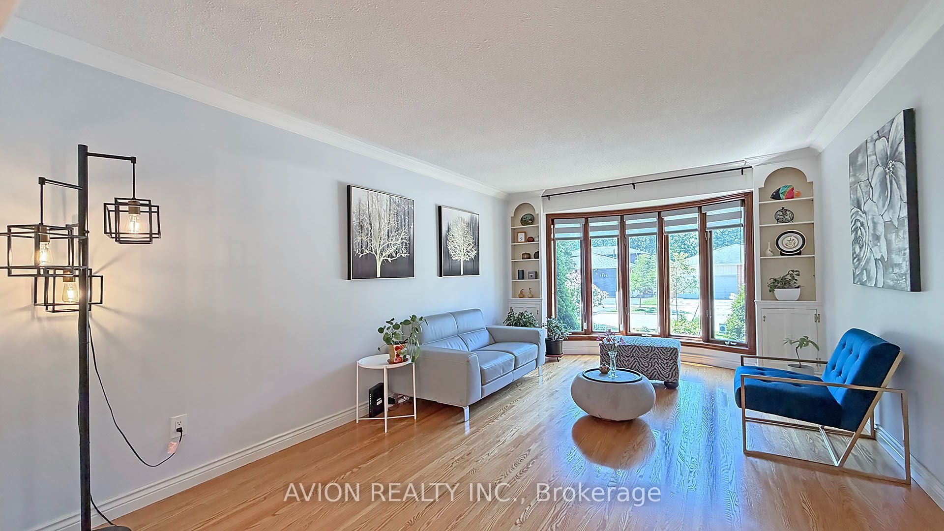 1413 Harmsworth Square