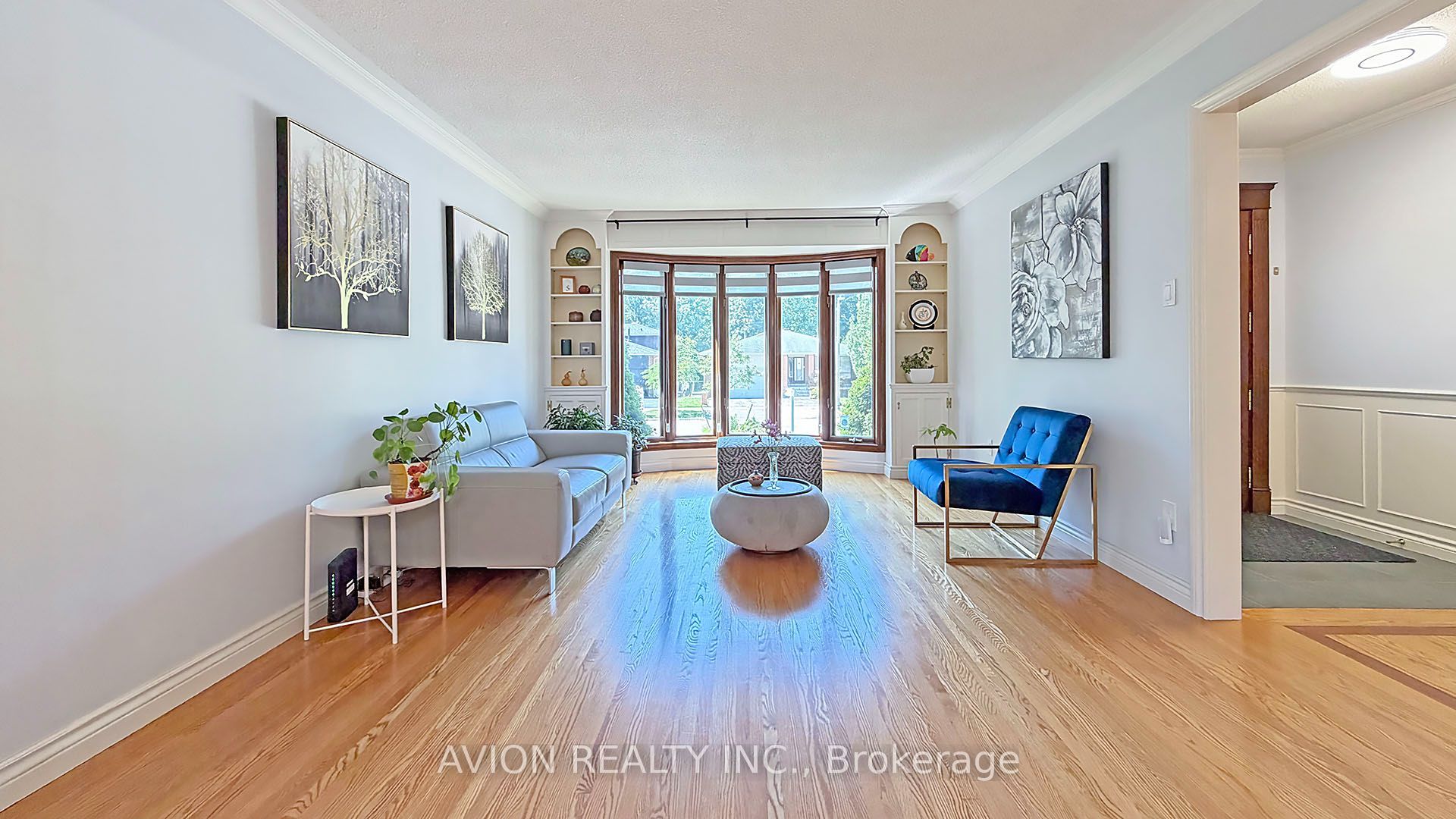 1413 Harmsworth Square