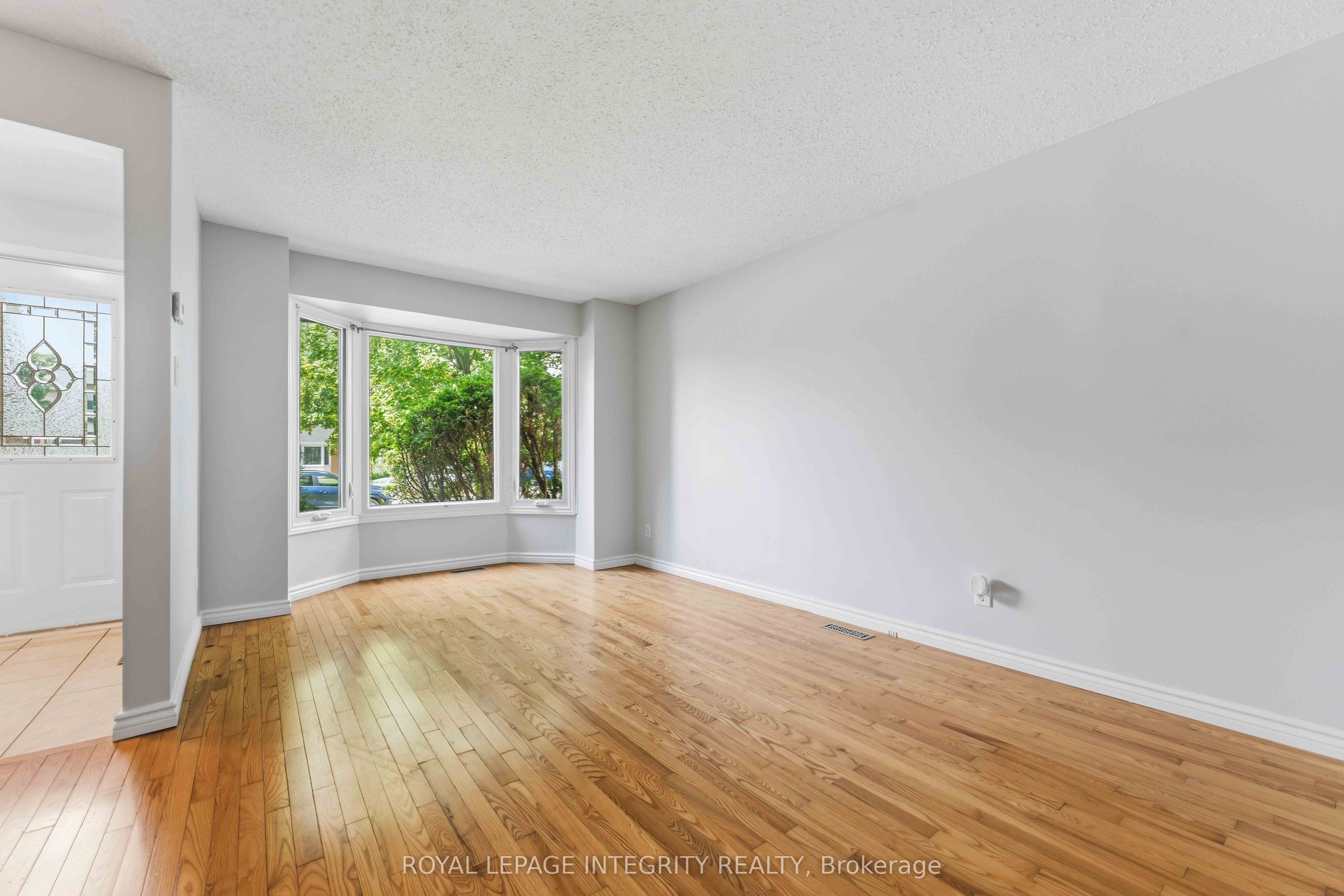 1455 Bradshaw Crescent