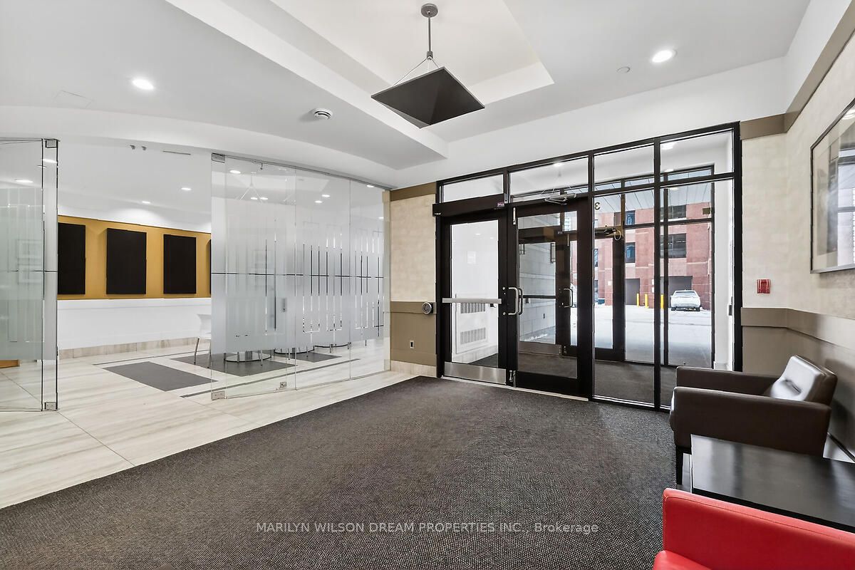 330 Loretta Avenue S 906