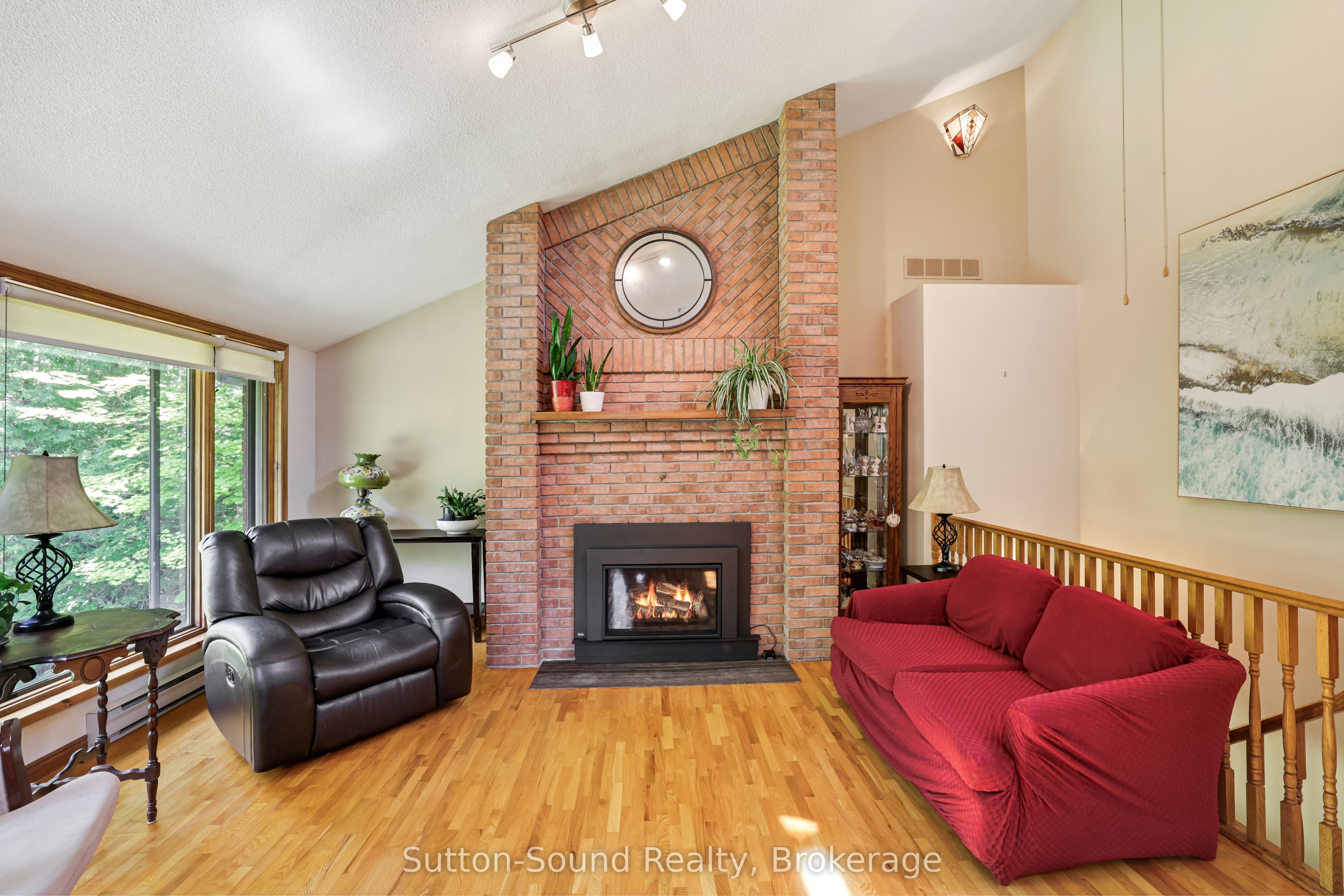 42 CARSON LAKE Crescent