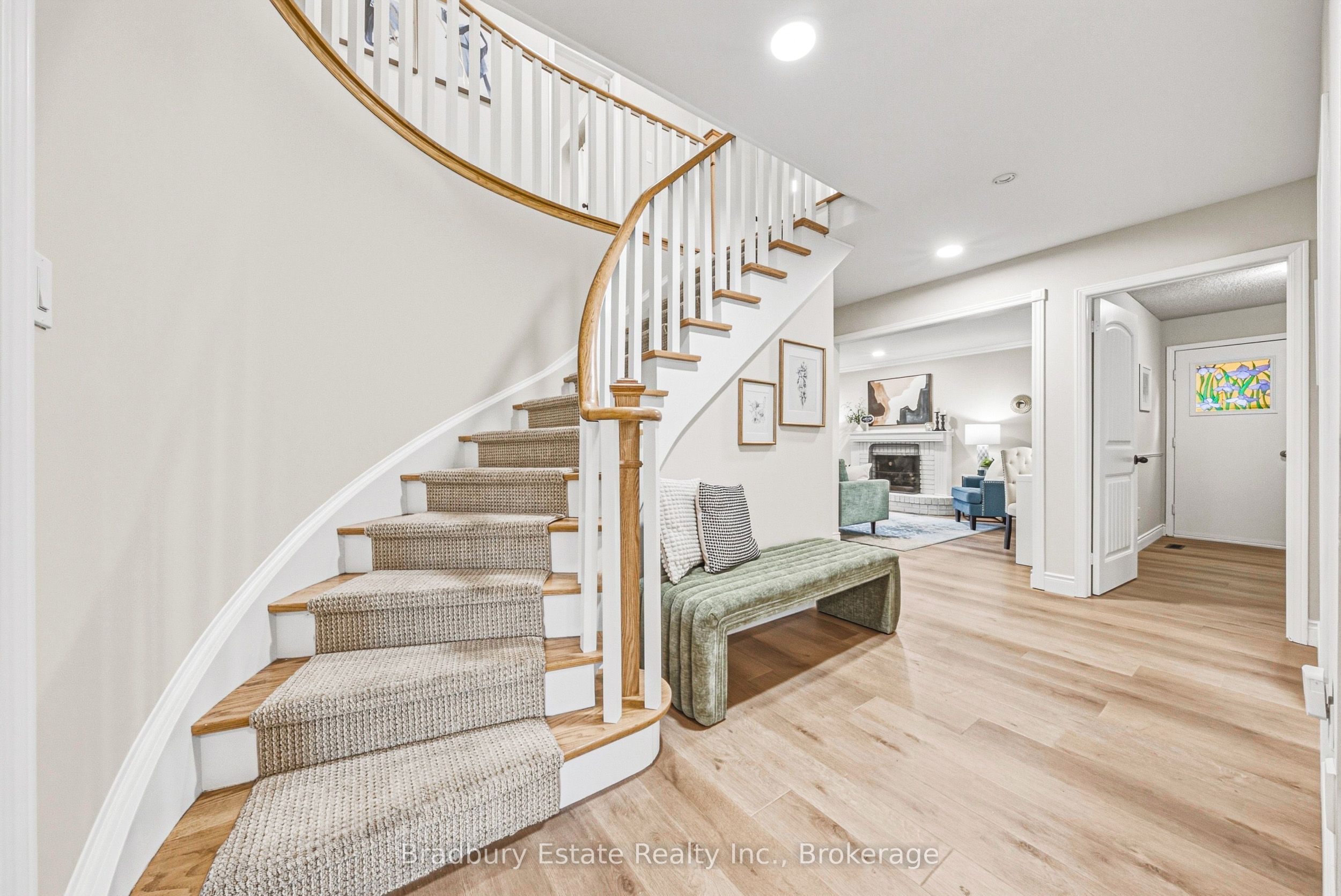 1106 HUNTLEY Court