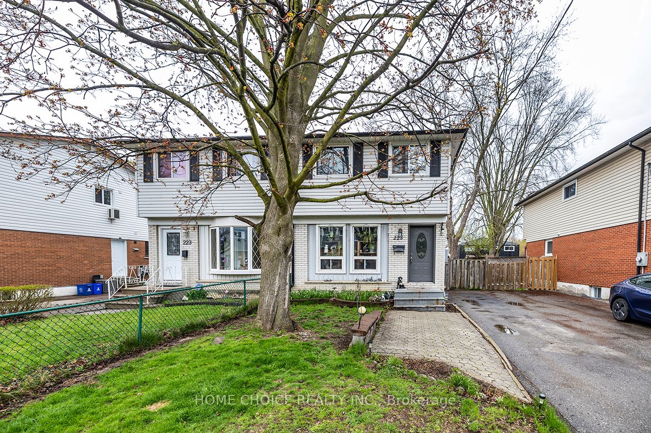 225 Barkley Crescent