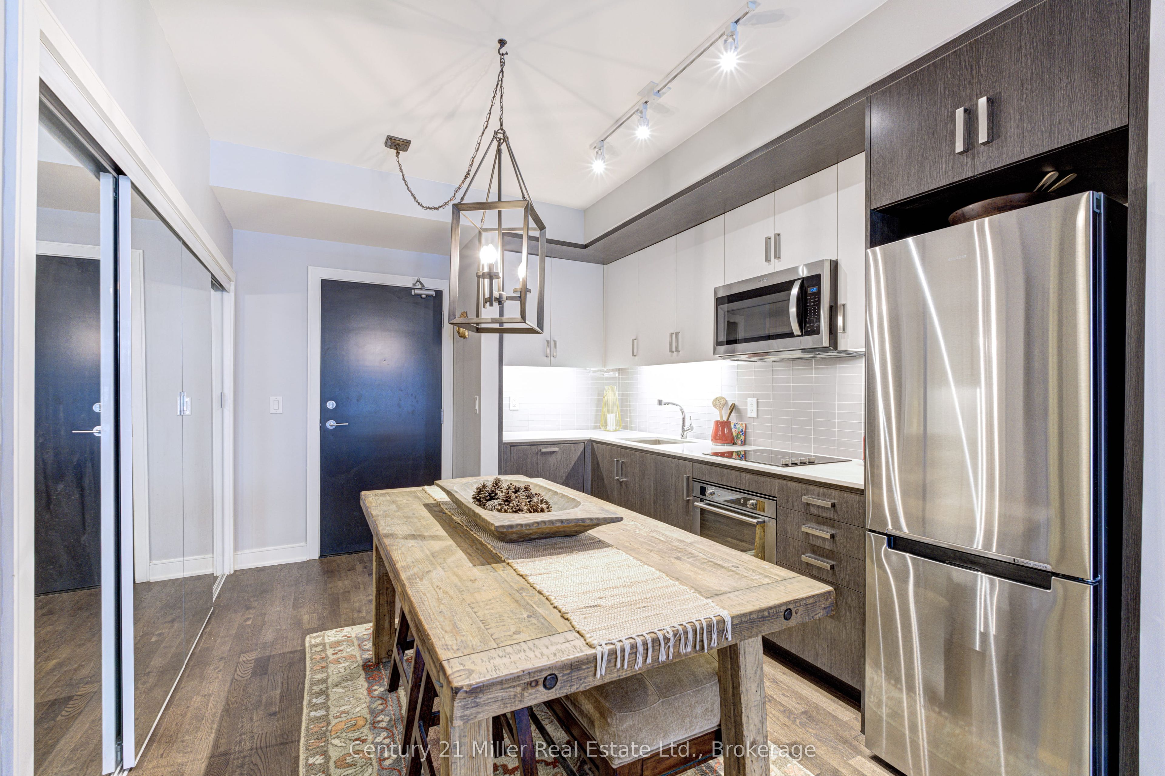 1575 Lakeshore Road W 263