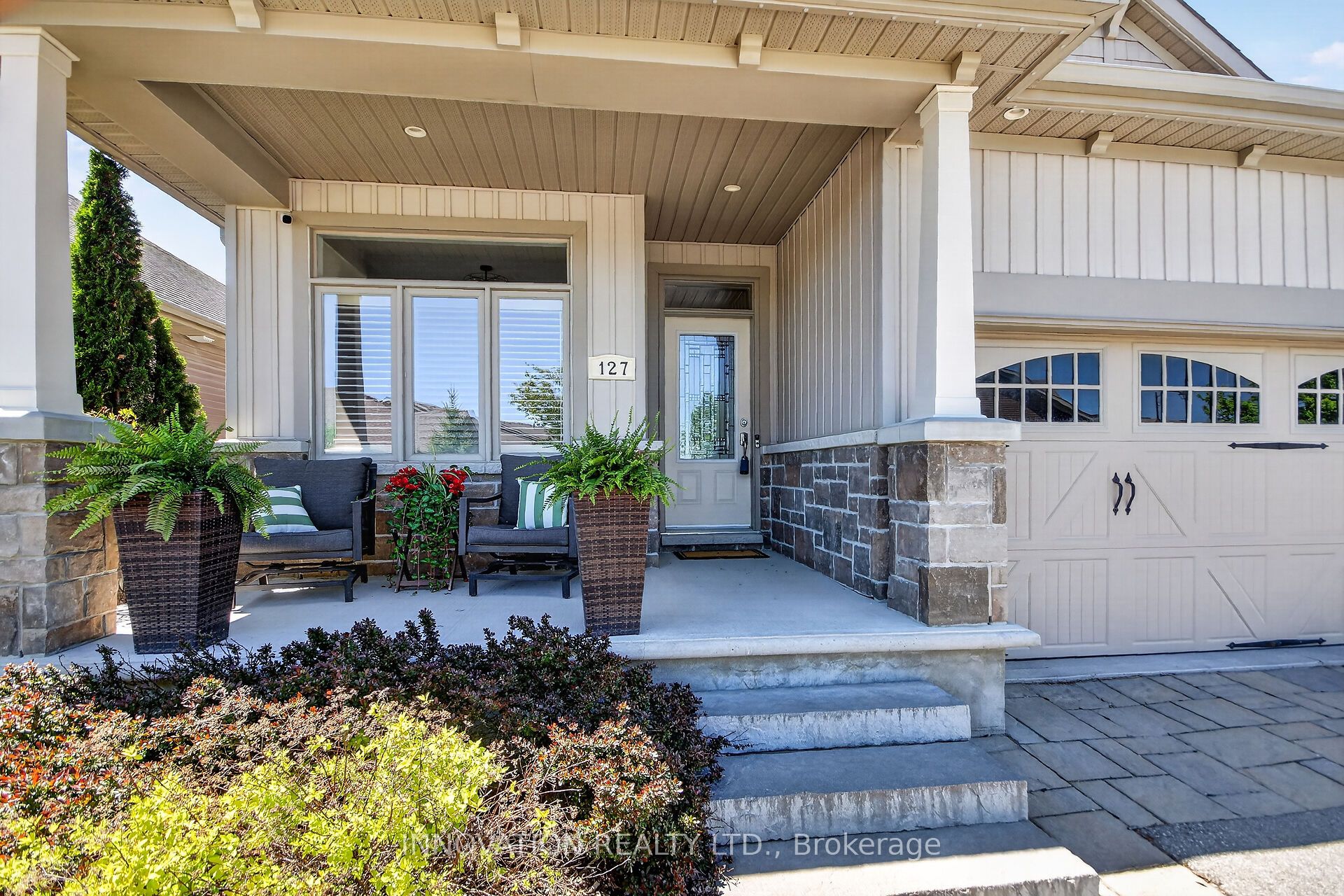 127 Elfin Grove