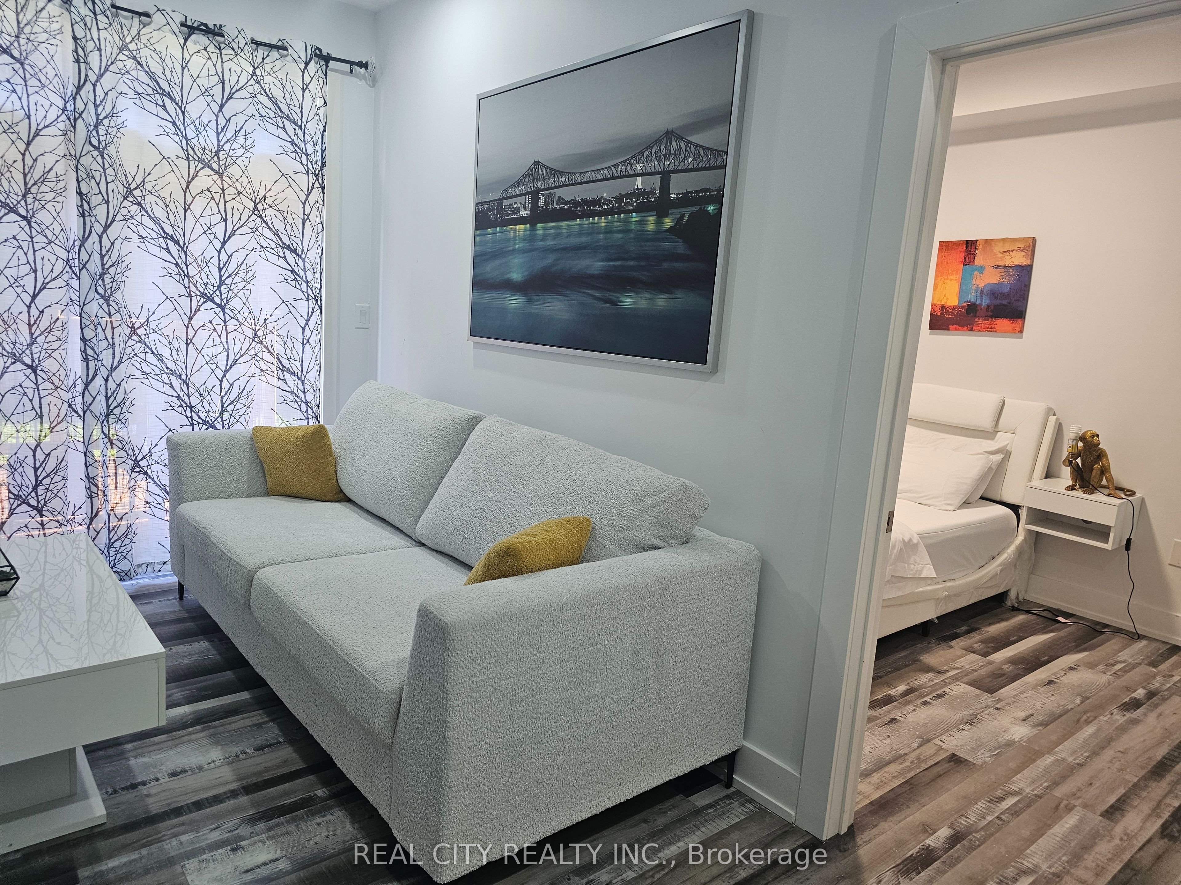 135 Farooq Boulevard