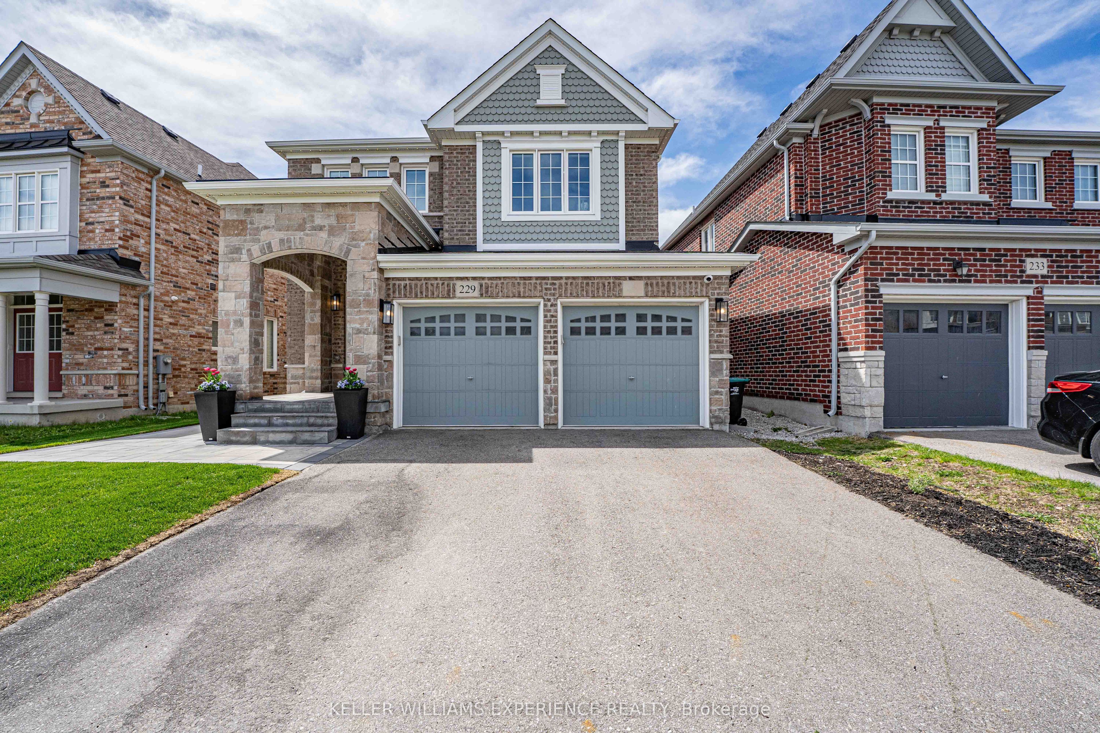 229 Blue Dasher Boulevard