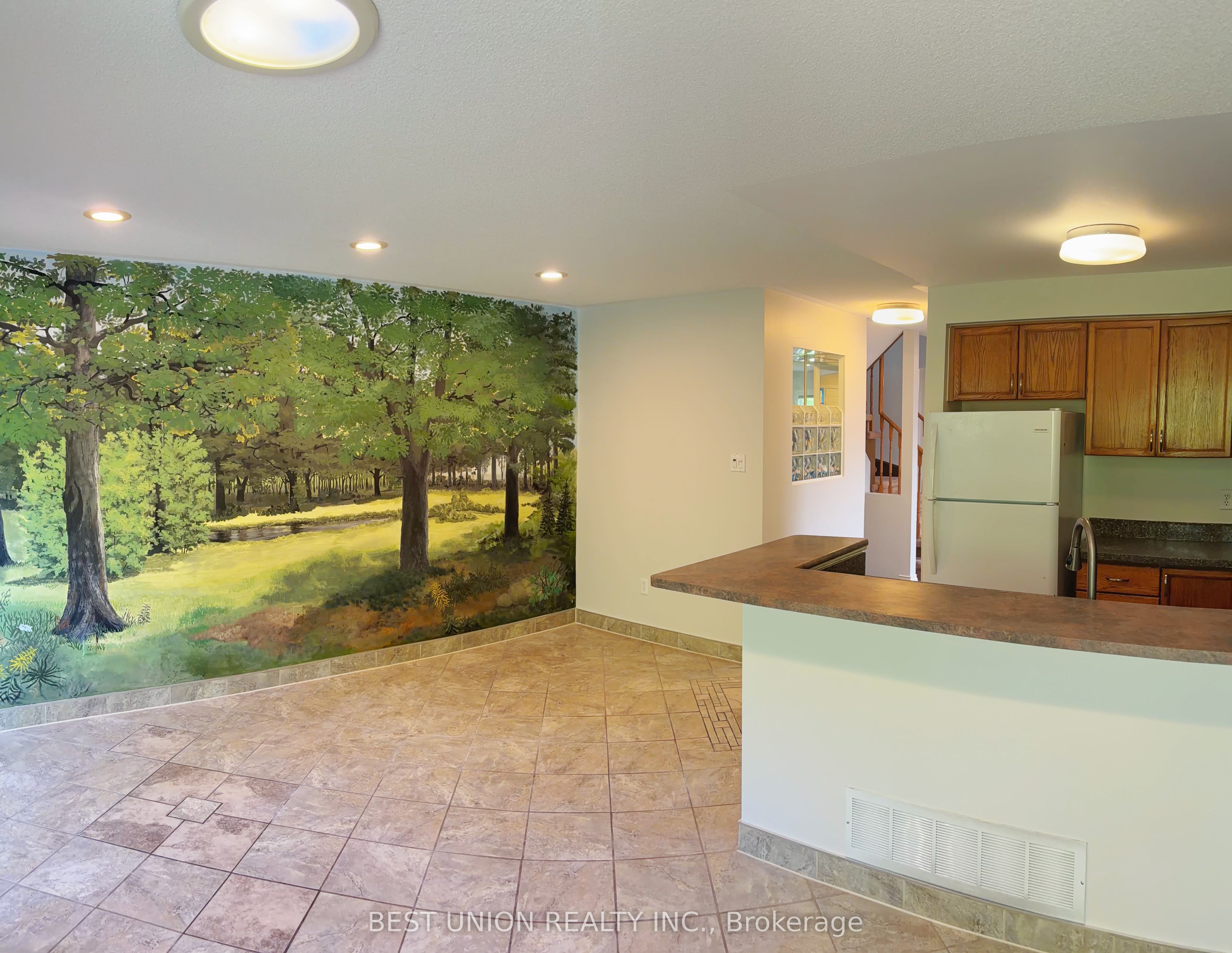 2864 Westbury Court