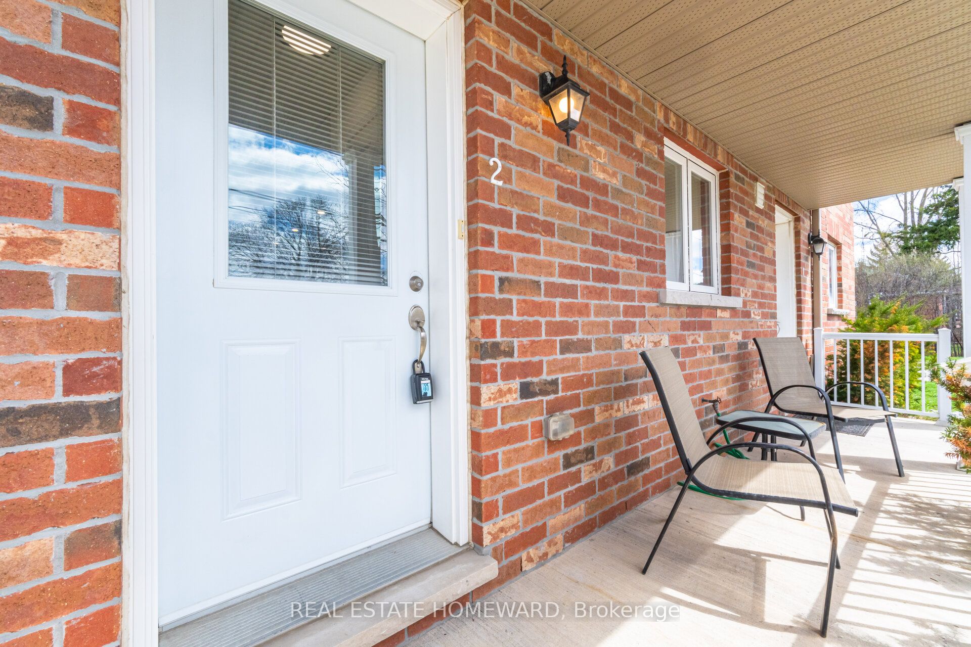 59 Mclaughlin Road N 2