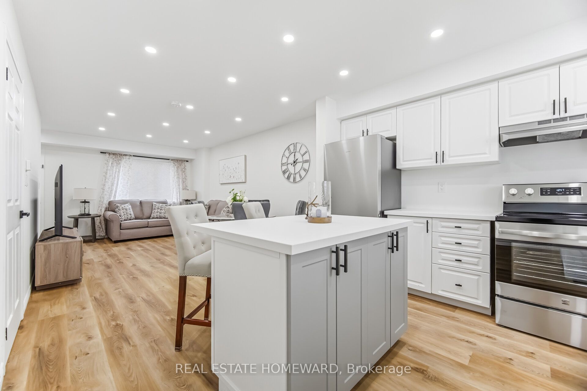 59 Mclaughlin Road N 2