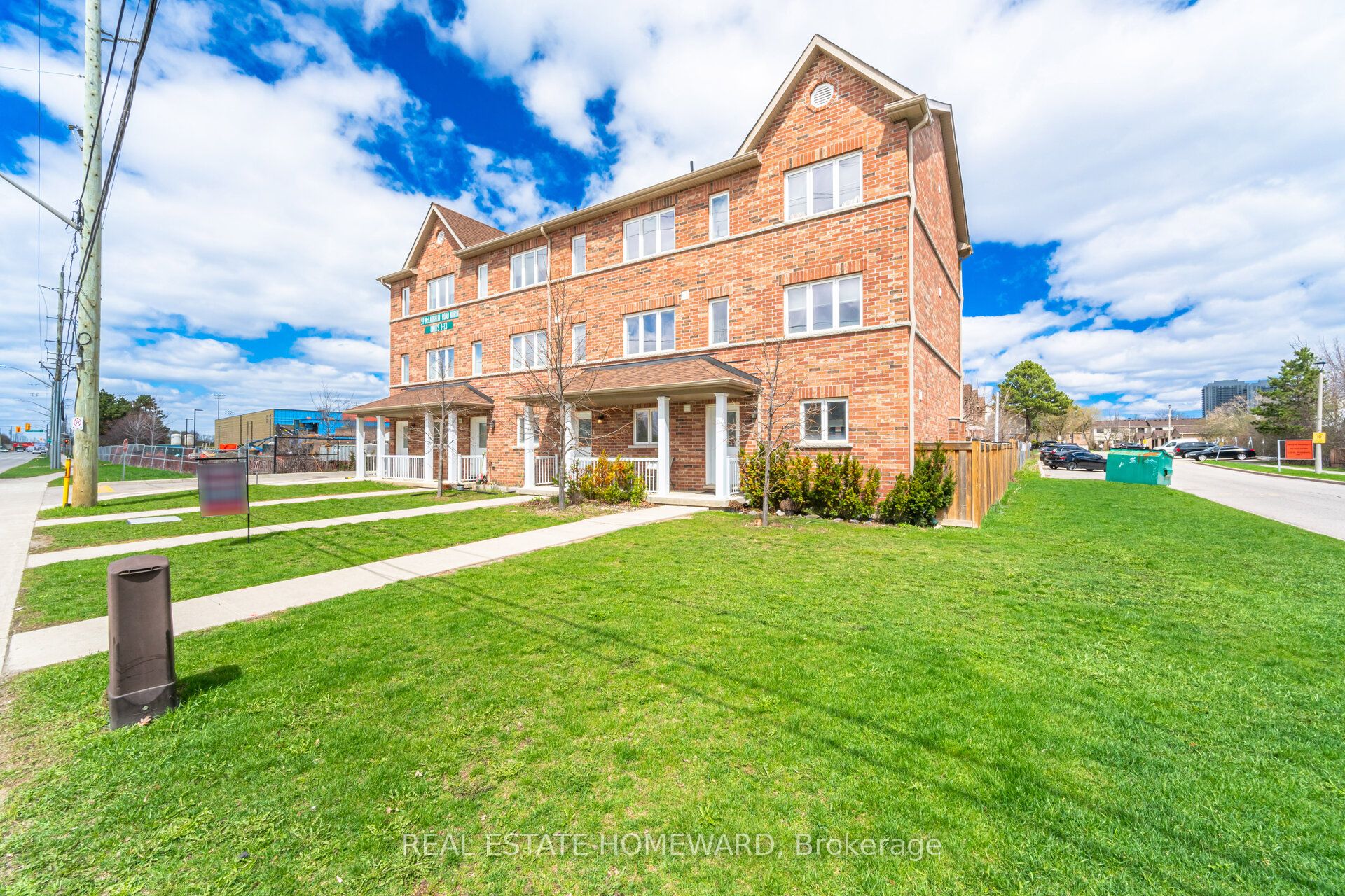 59 Mclaughlin Road N 2