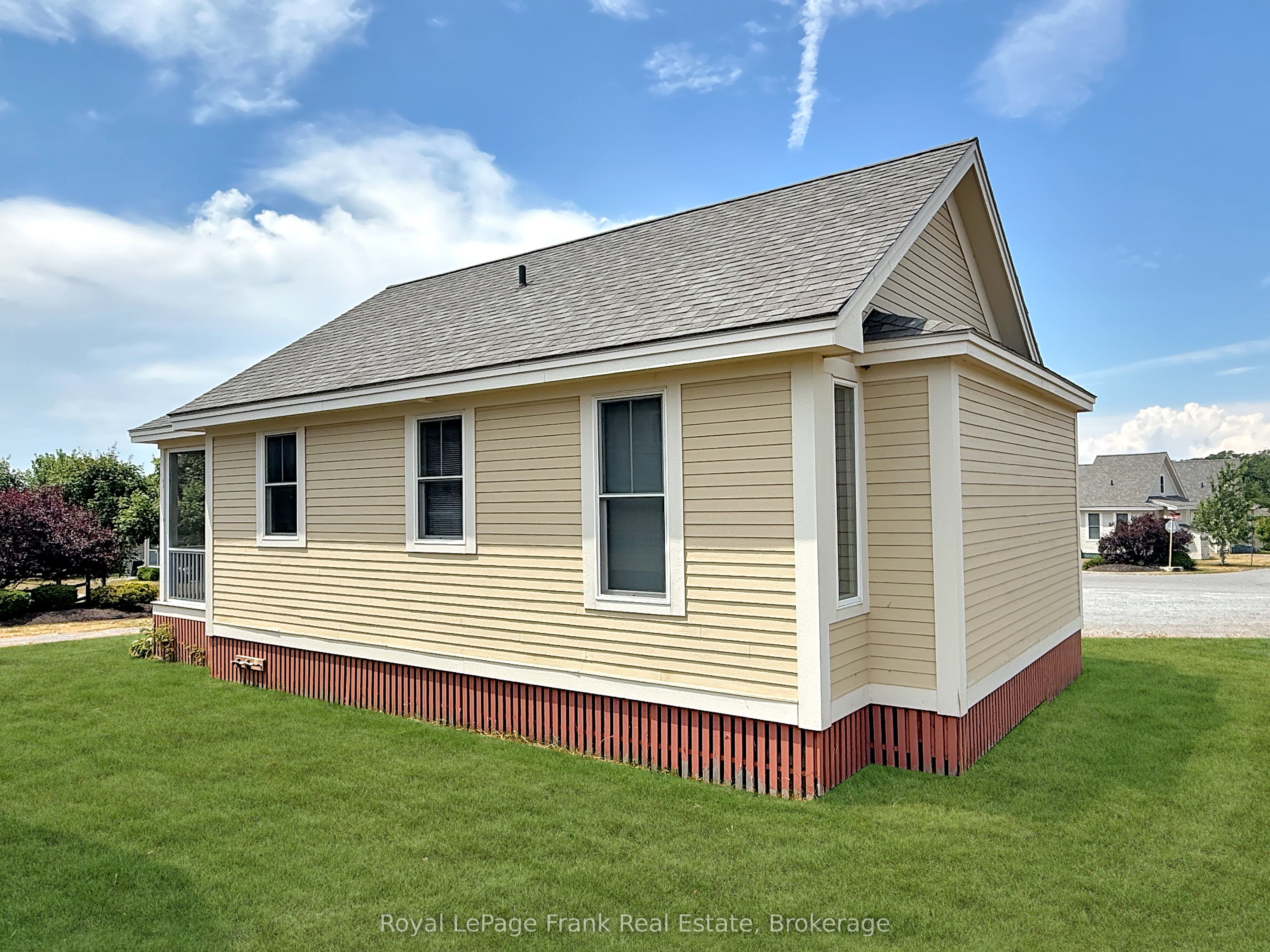 13 Butternut Lane 27