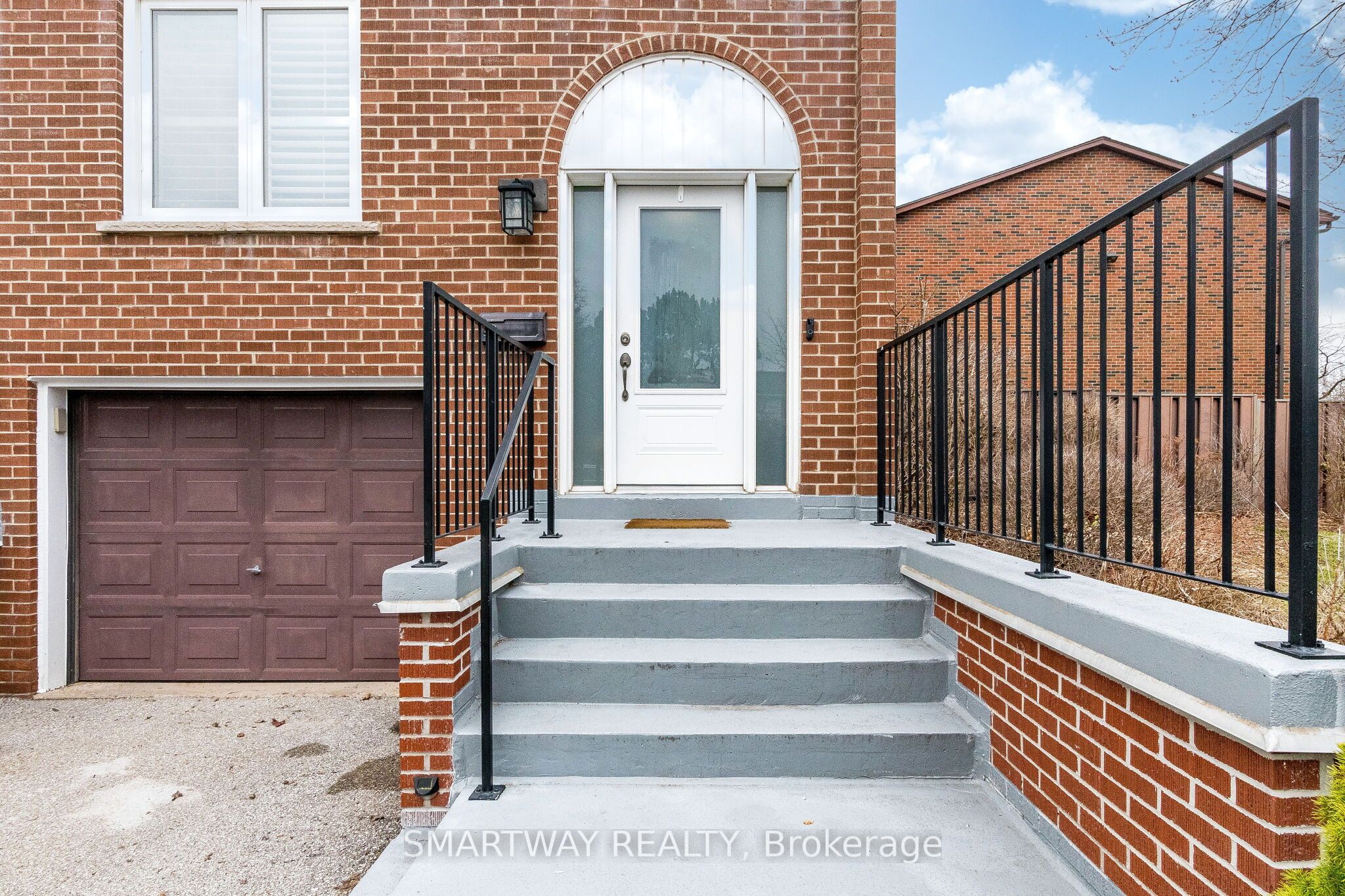 2445 Homelands Drive 10