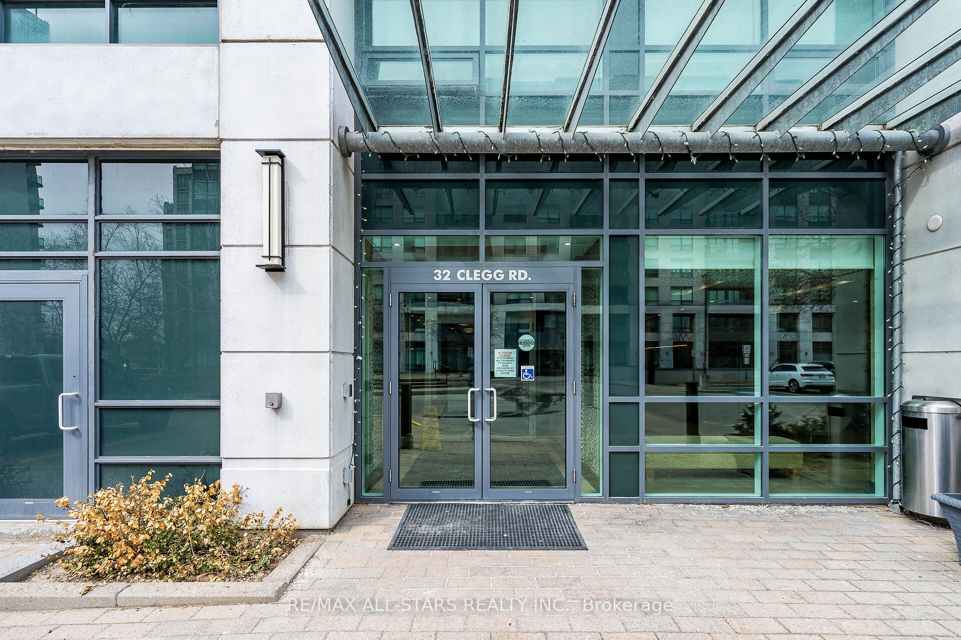 32 Clegg Road 806