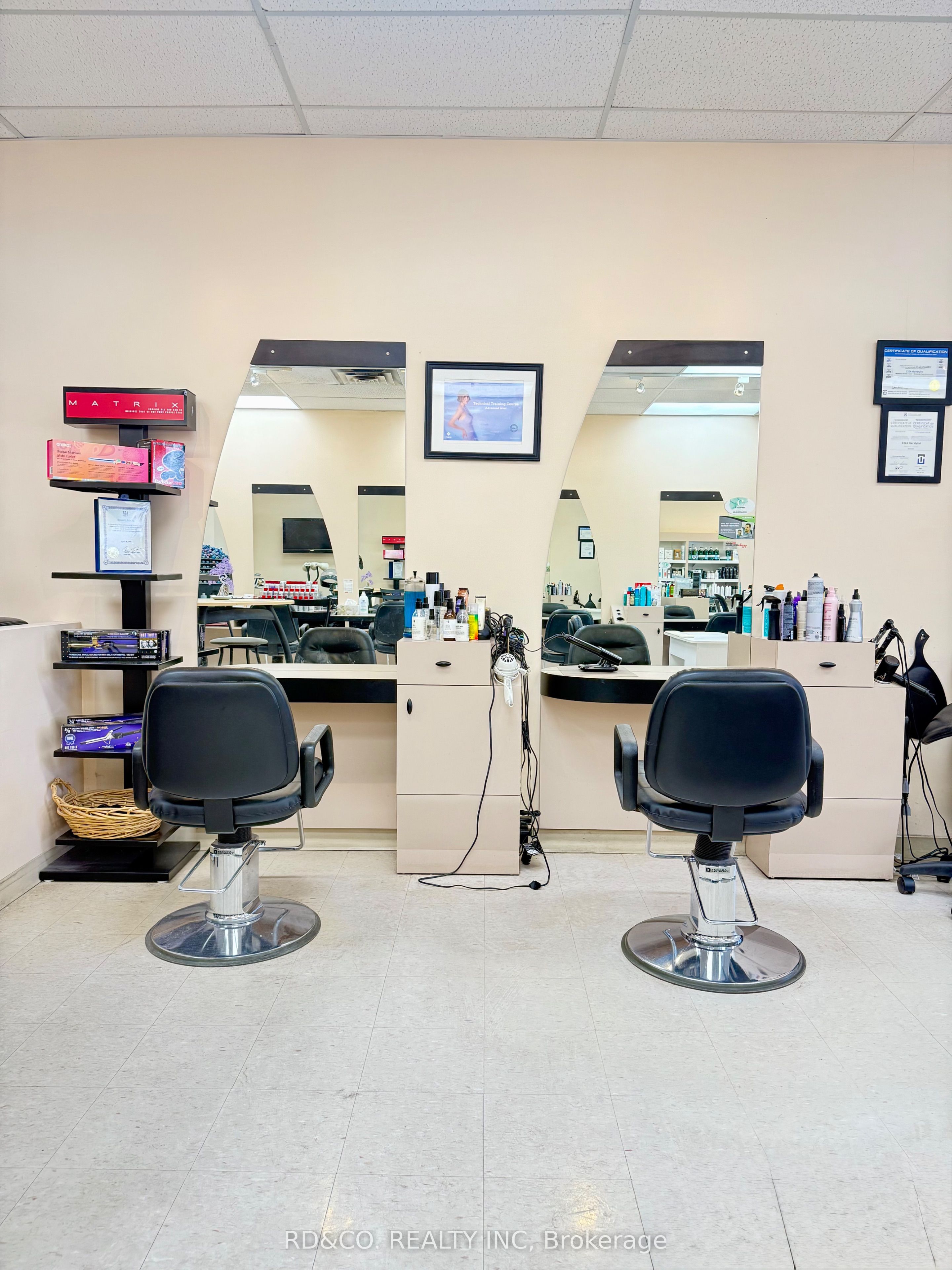 7313 Woodbine Avenue E