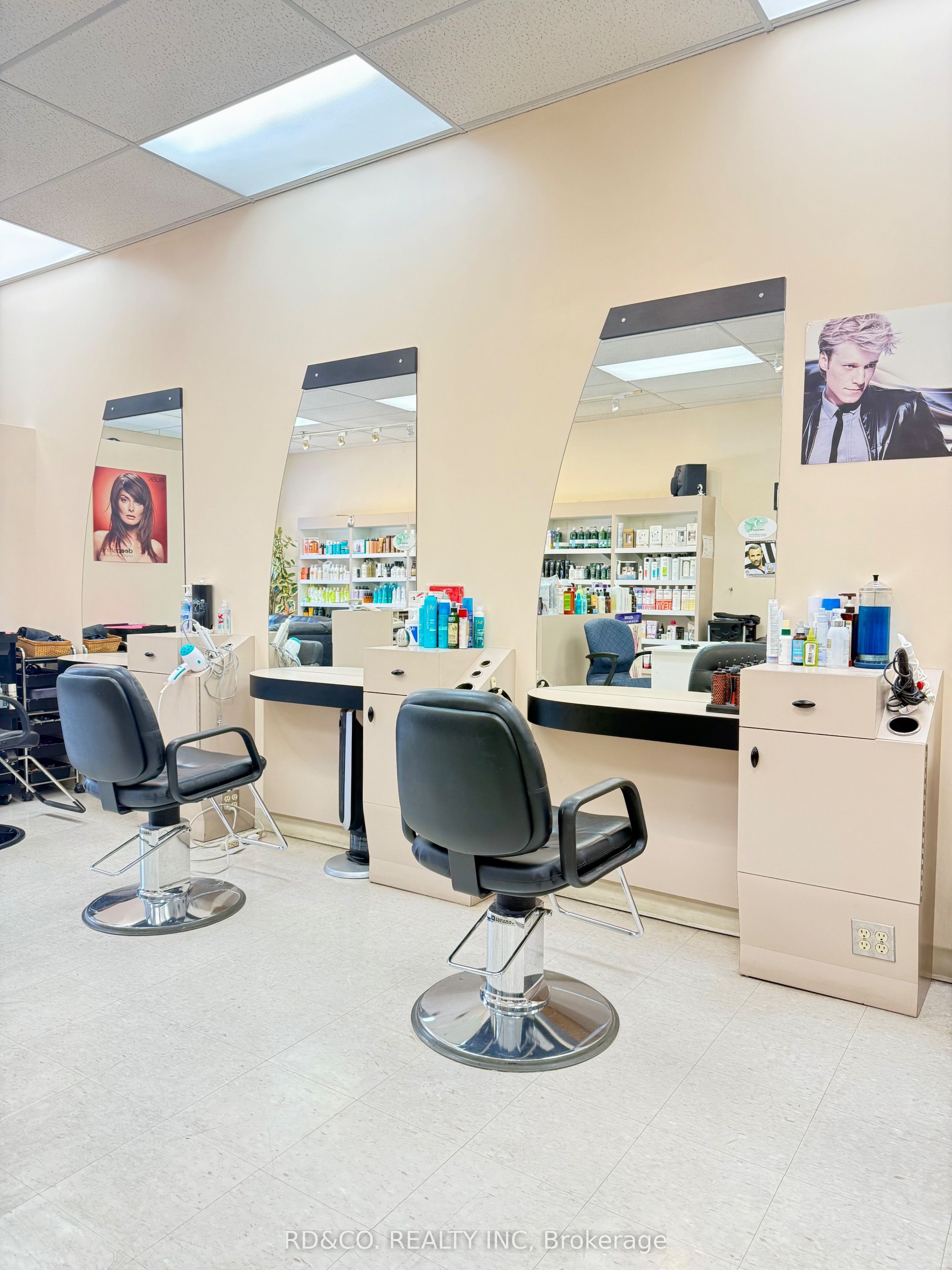 7313 Woodbine Avenue E