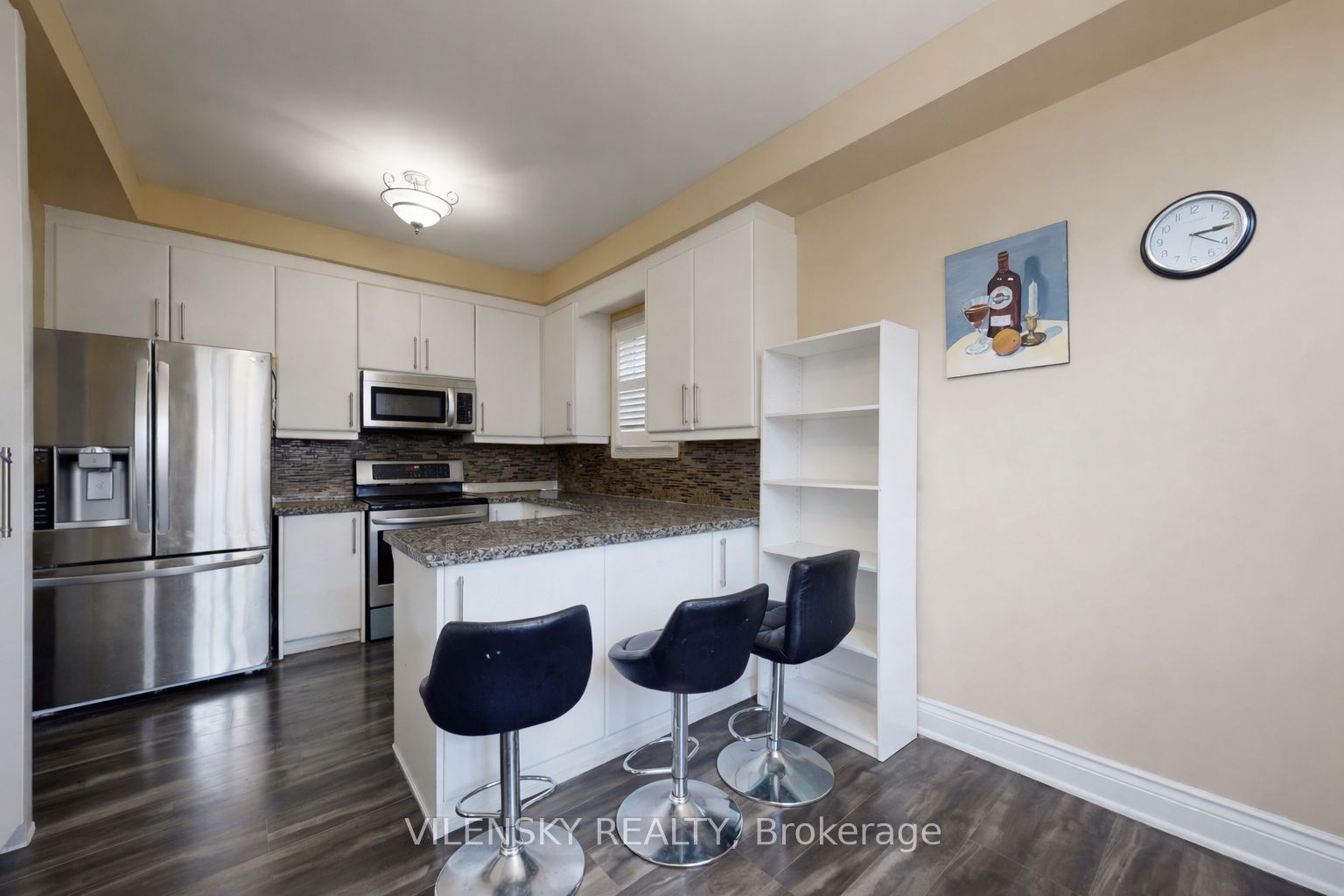 2 Eminence Road