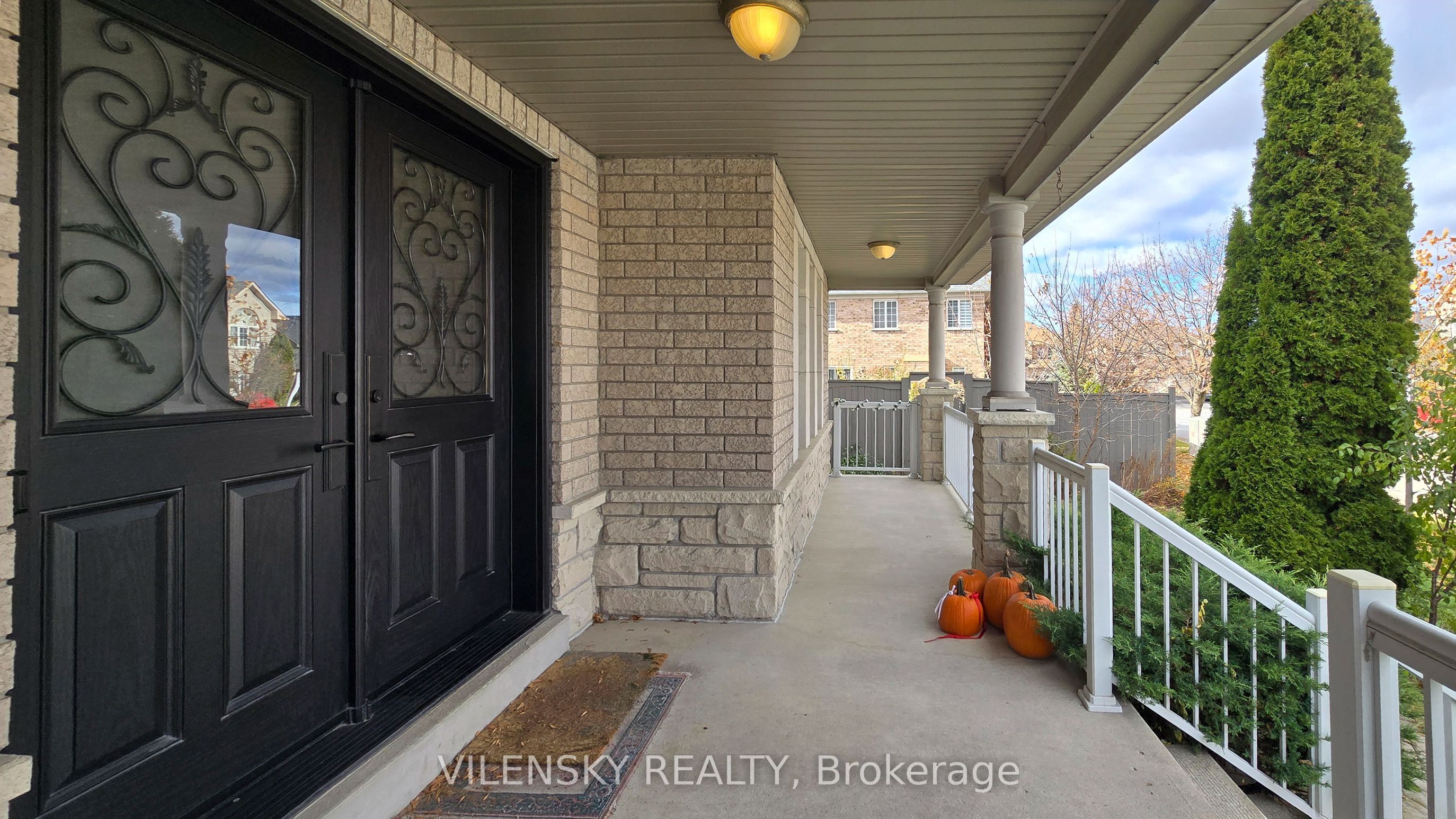 2 Eminence Road