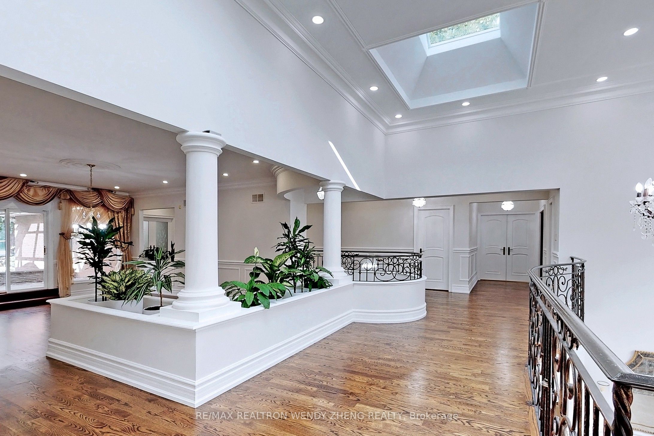 305 Woodland Acres Crescent