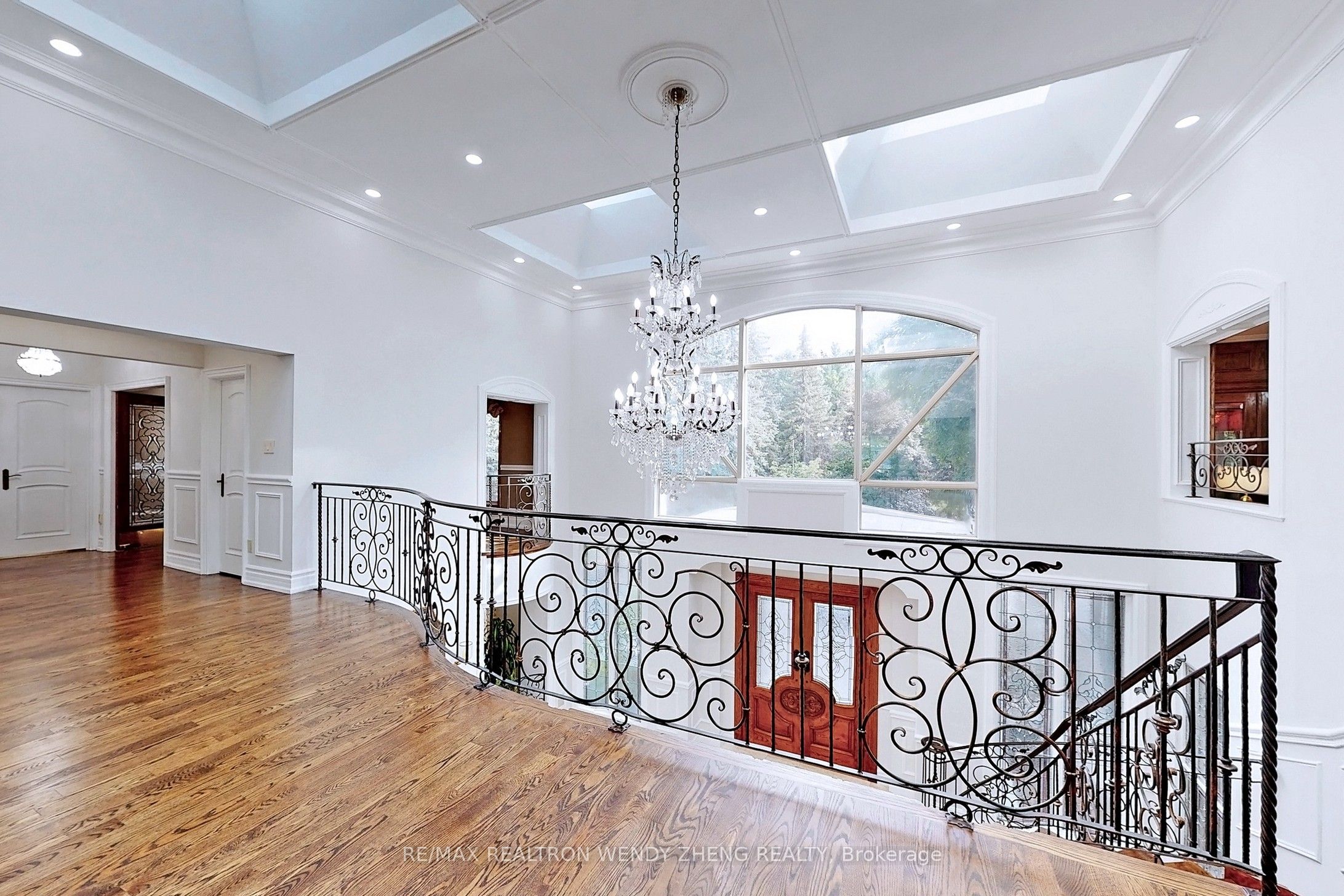 305 Woodland Acres Crescent