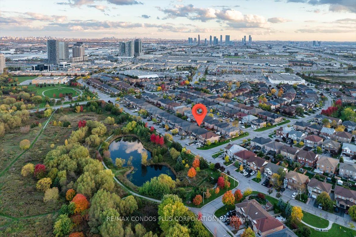 289 Deepsprings Crescent