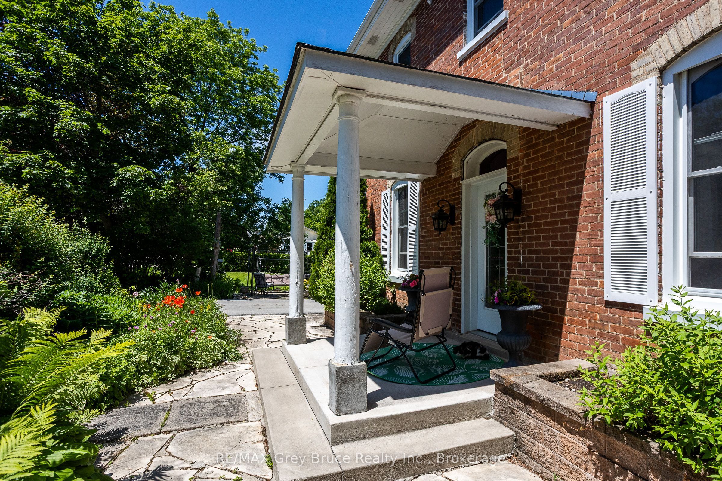 580 23rd Street W