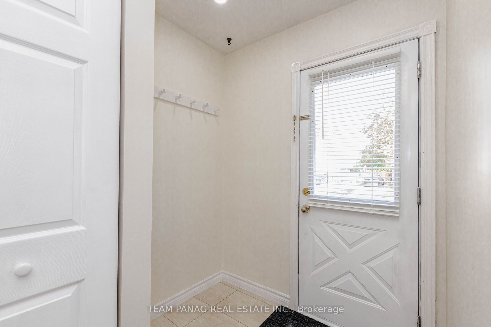 141 Fallingdale Crescent