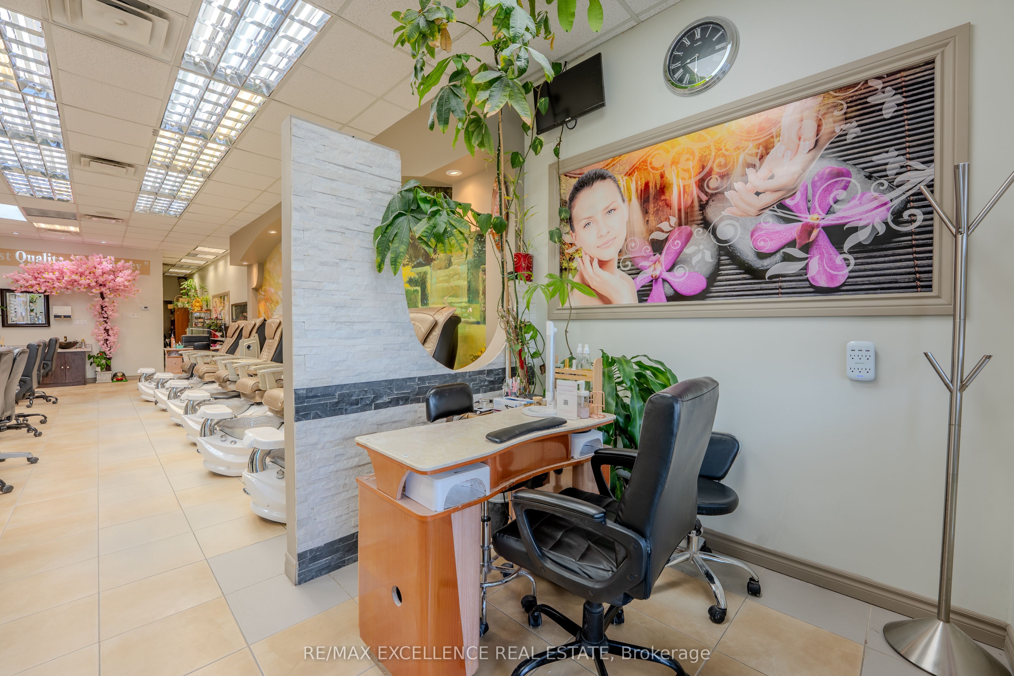1 Steeles Avenue 11