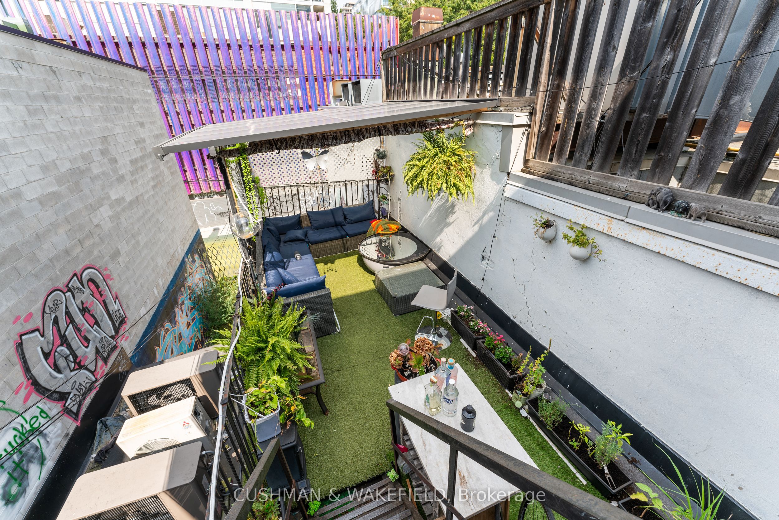 242 Queen Street W