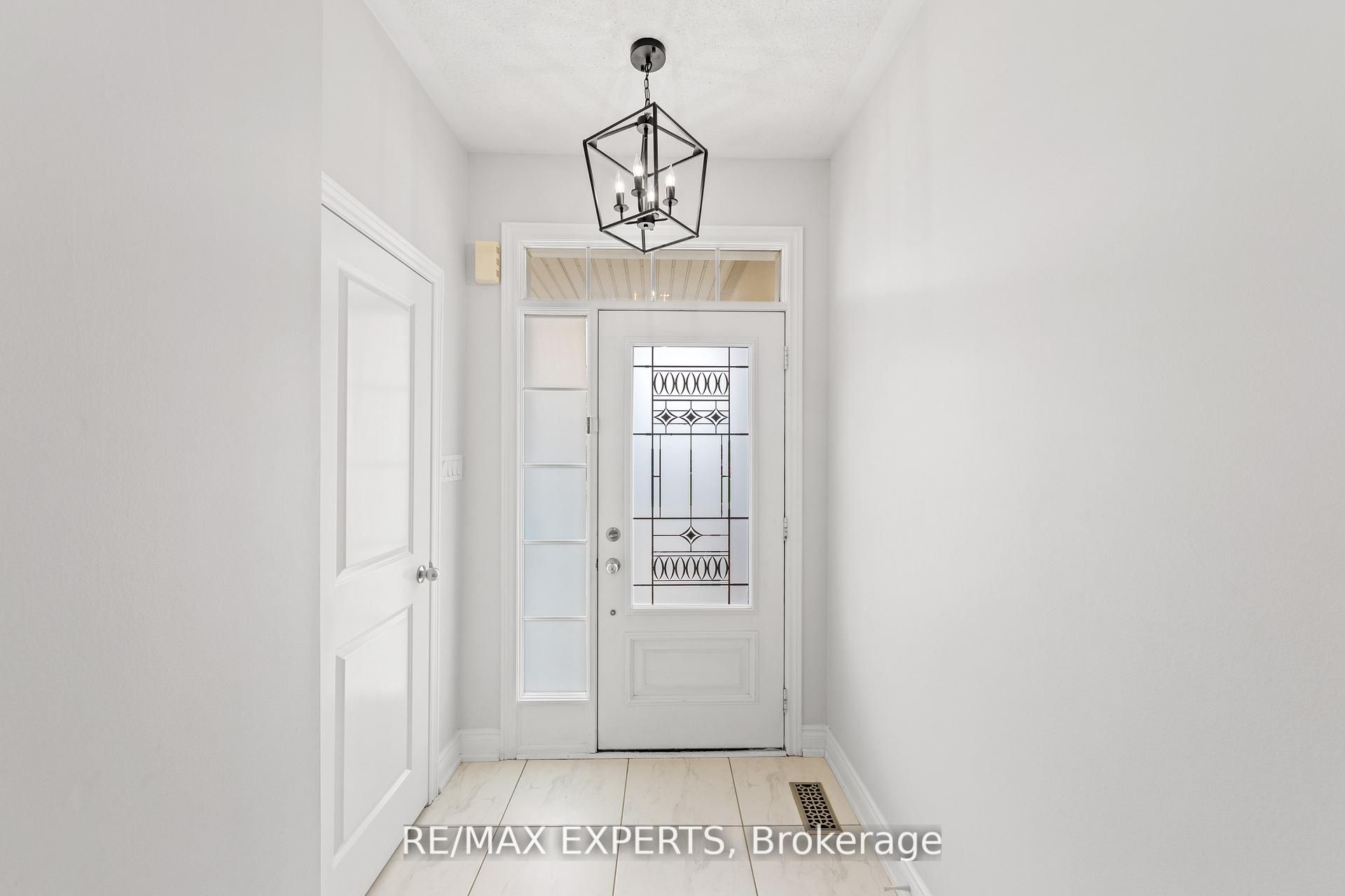 22 Manor Glen Crescent