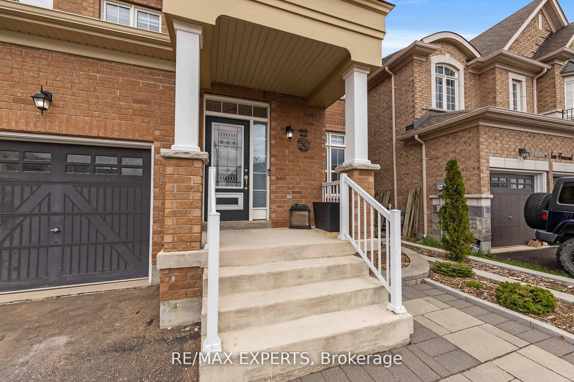 22 Manor Glen Crescent