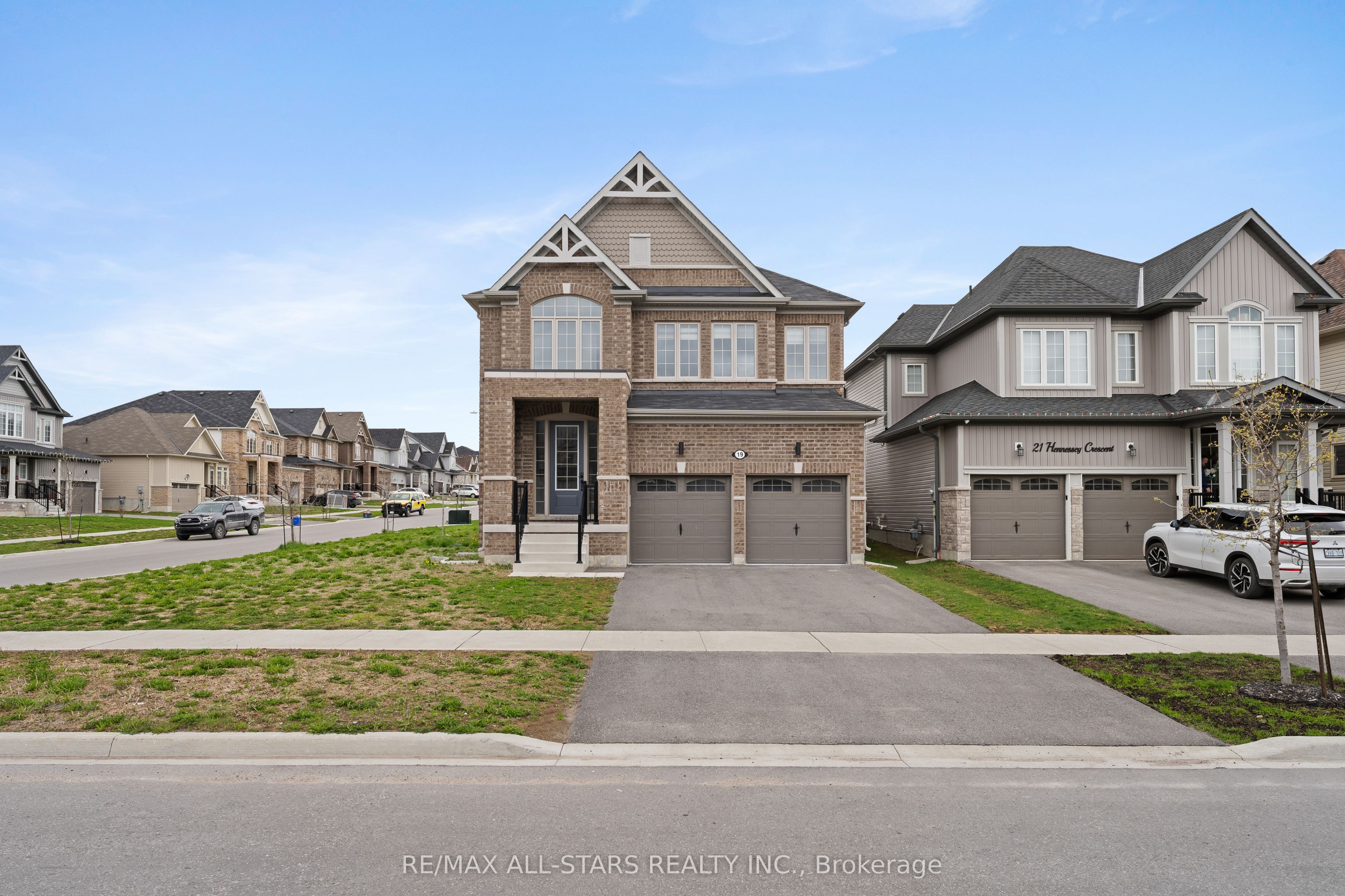19 Hennessey Crescent