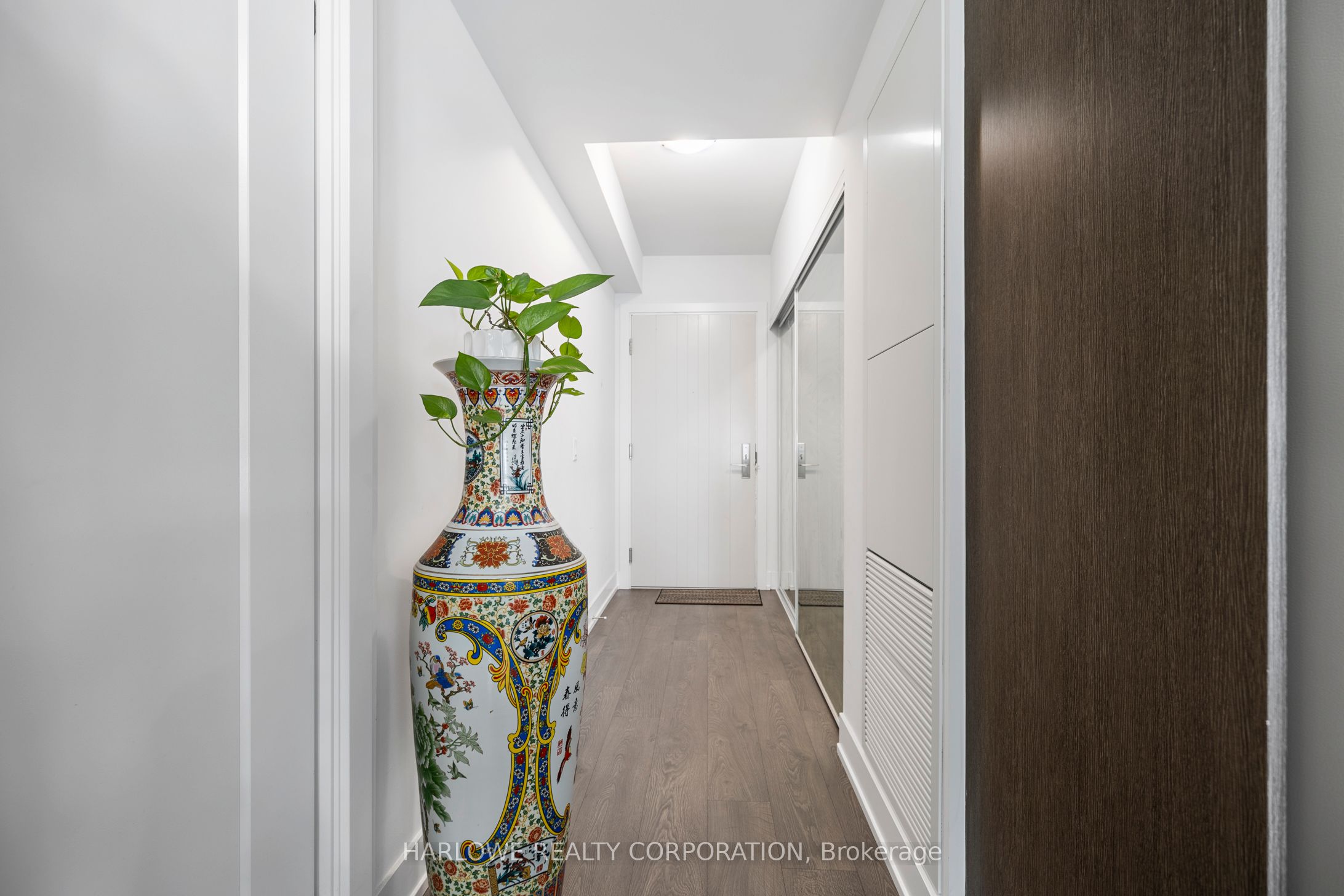 2550 Simcoe Street N 2516