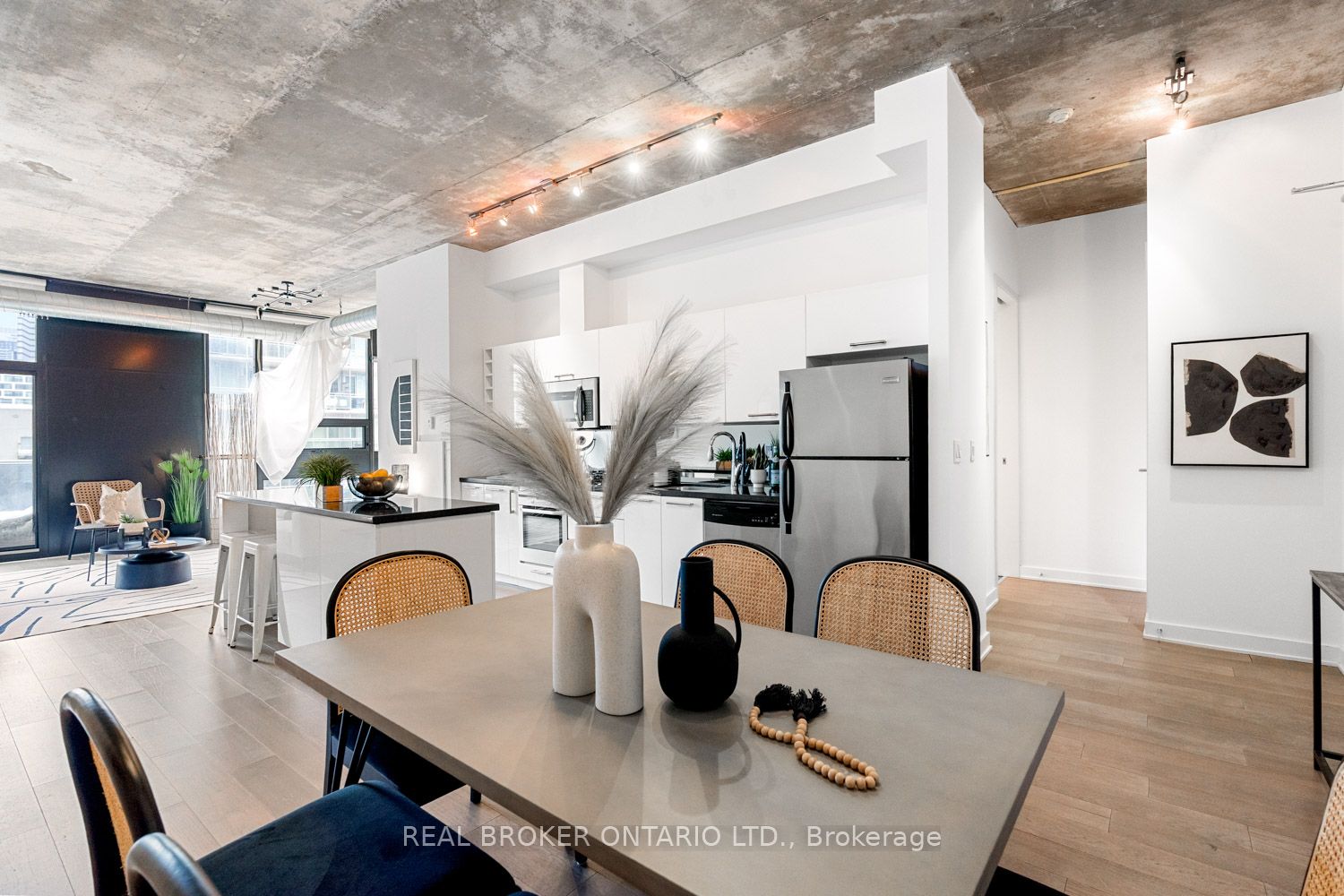 60 Bathurst Street 608