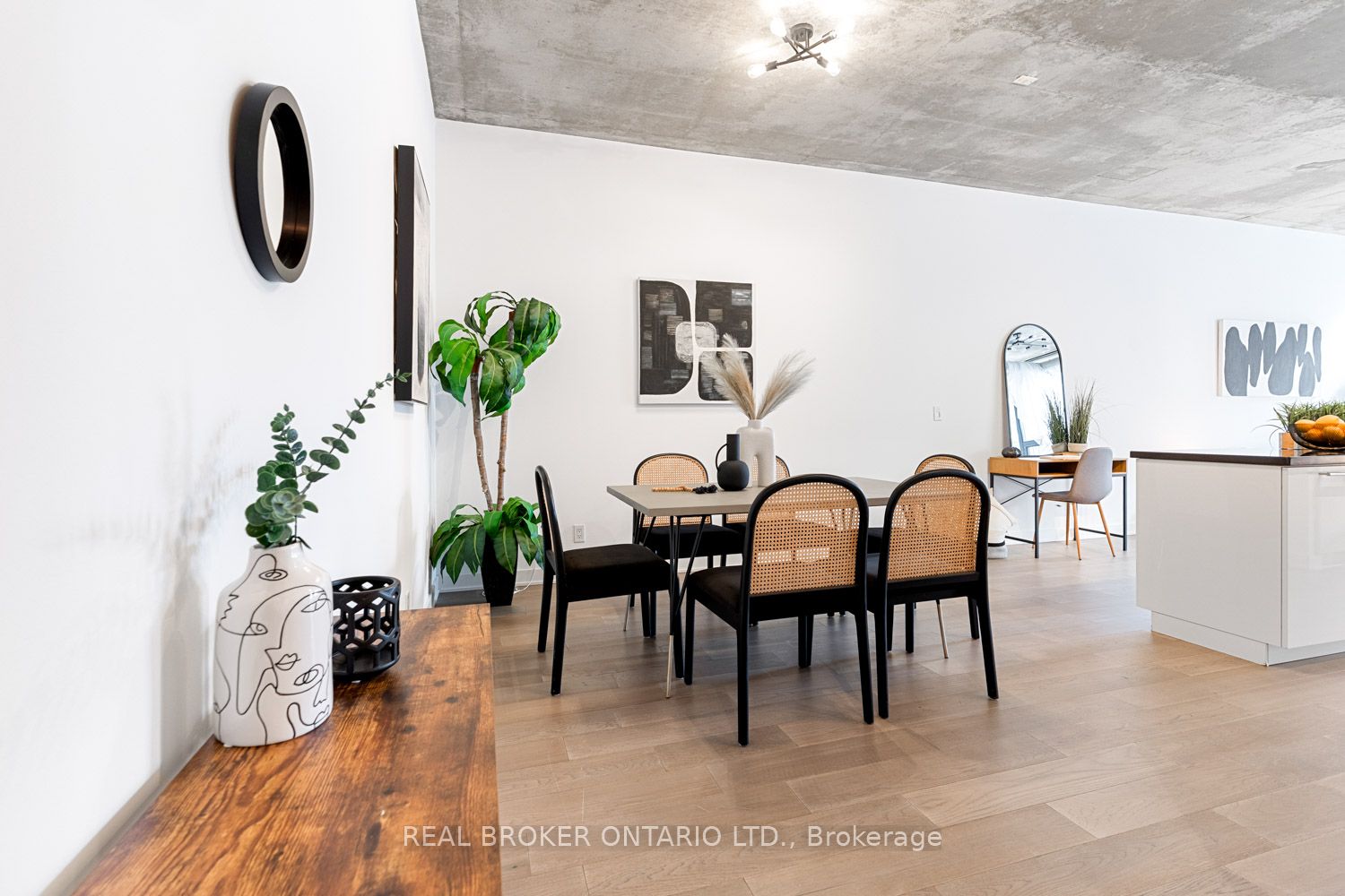 60 Bathurst Street 608