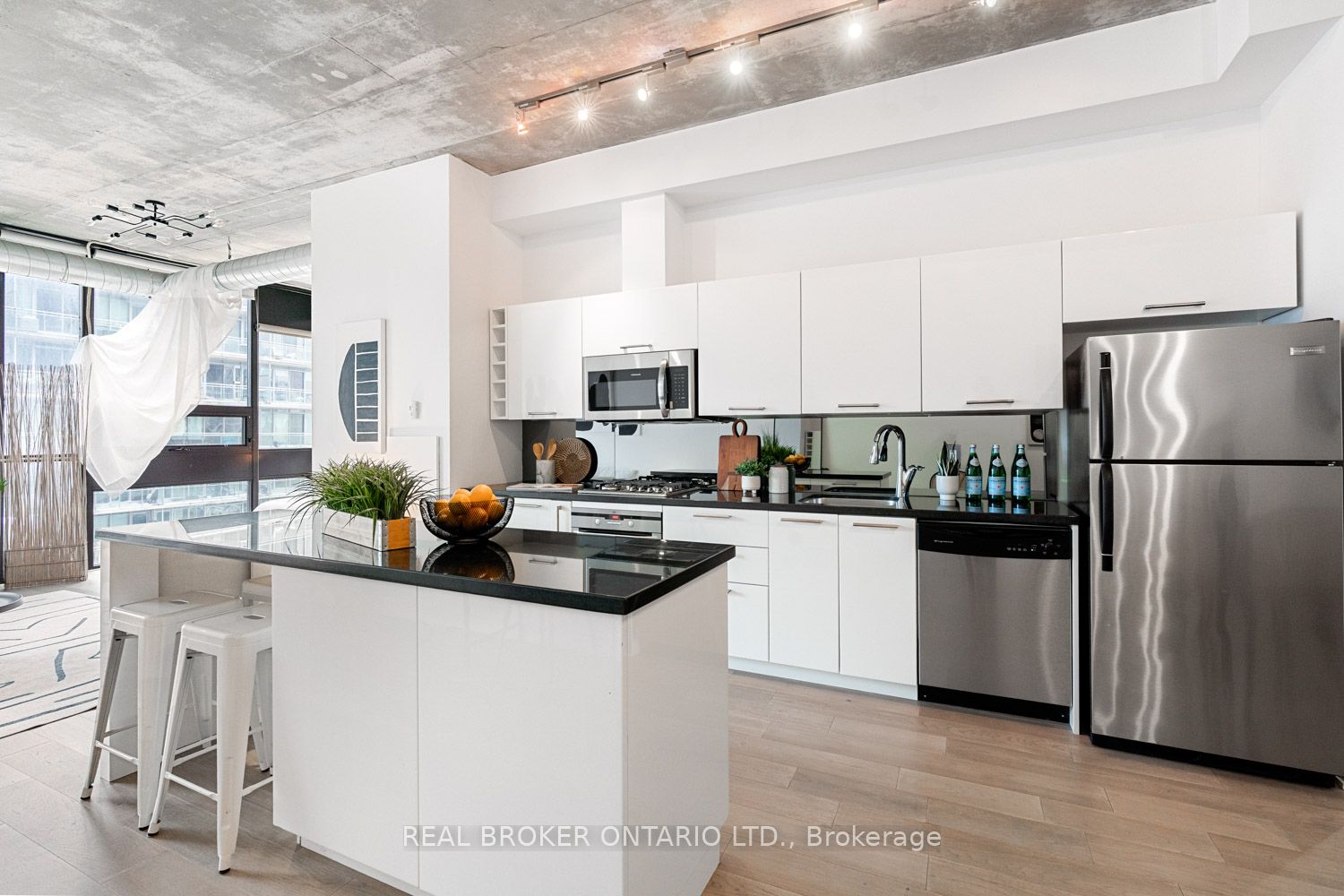 60 Bathurst Street 608