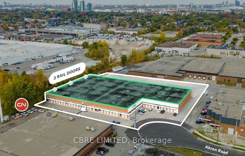 82 Akron Road Toronto W06 ON M8W 1T2