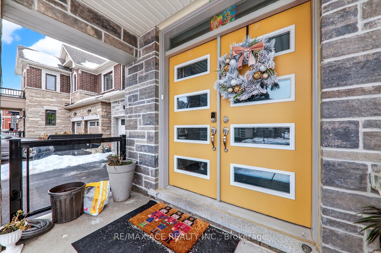 1419 Mockingbird Square