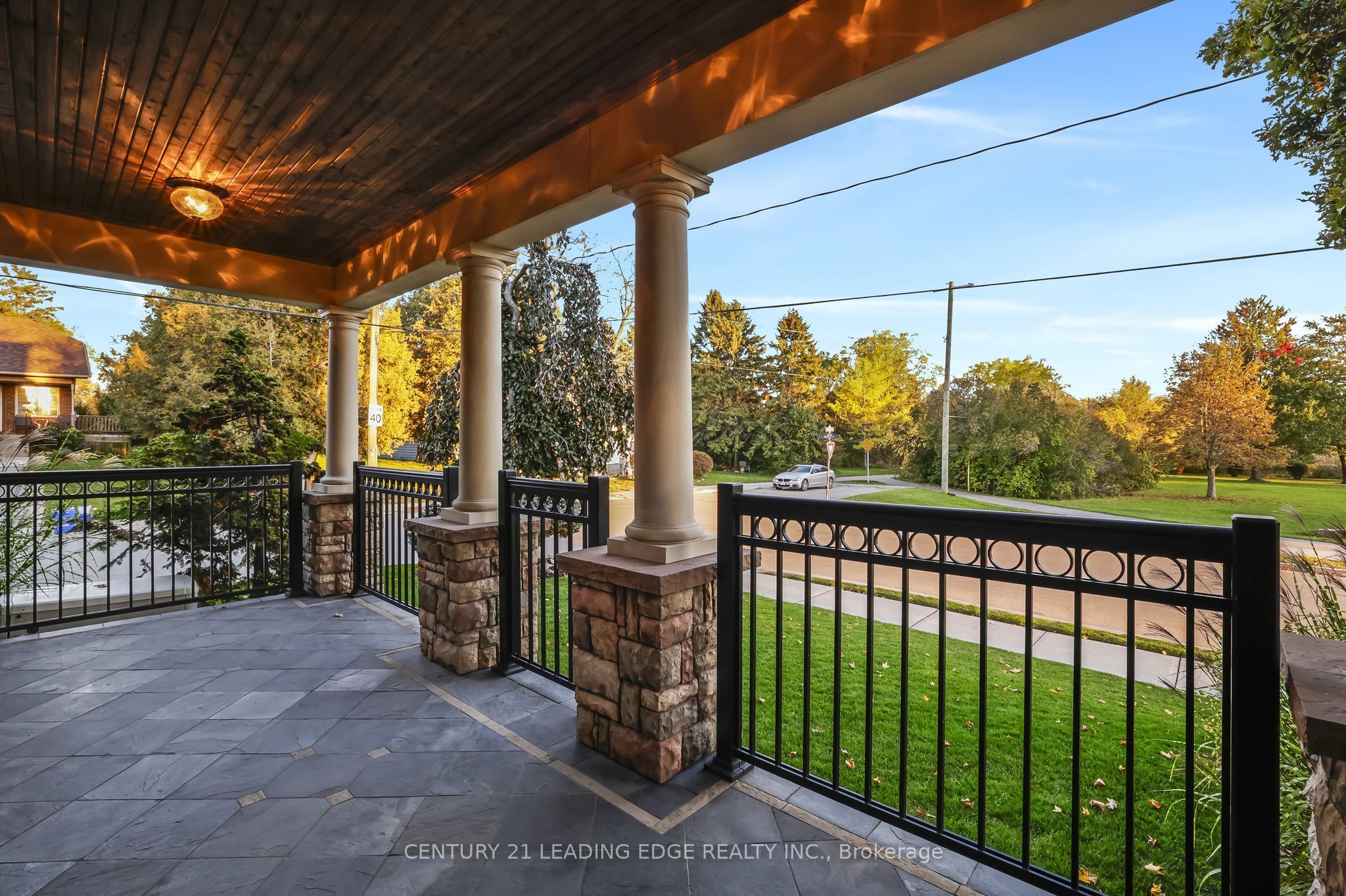 134 Front Street E