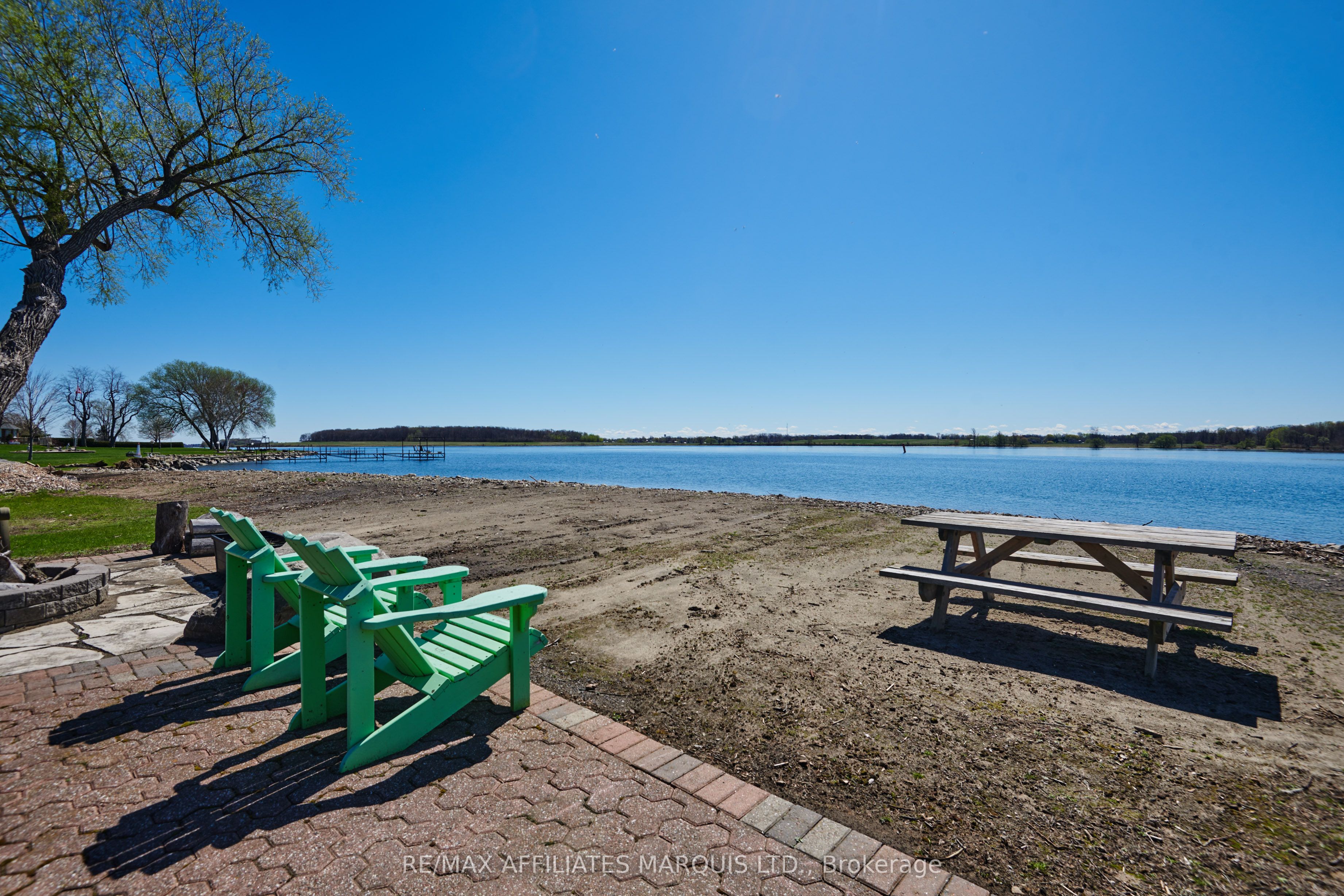 11728 Lakeshore Drive