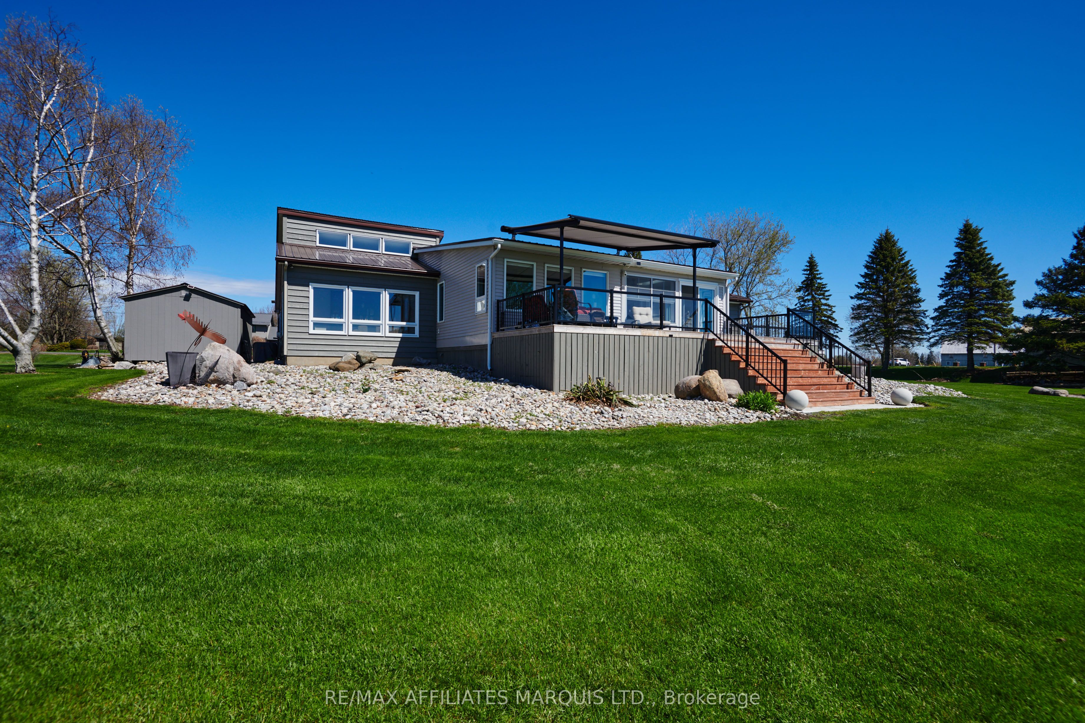 11728 Lakeshore Drive