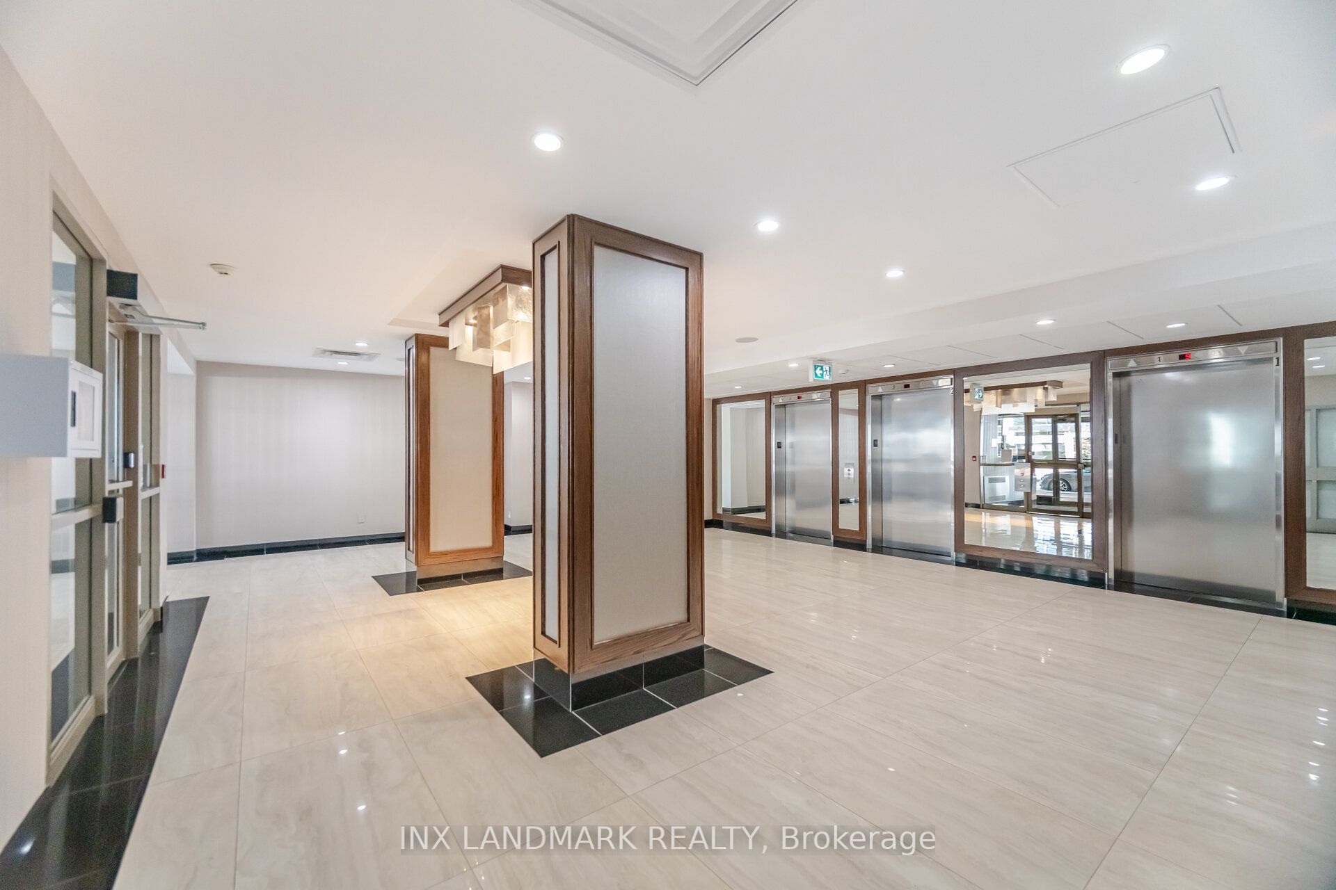330 Rathburn Road W 2008