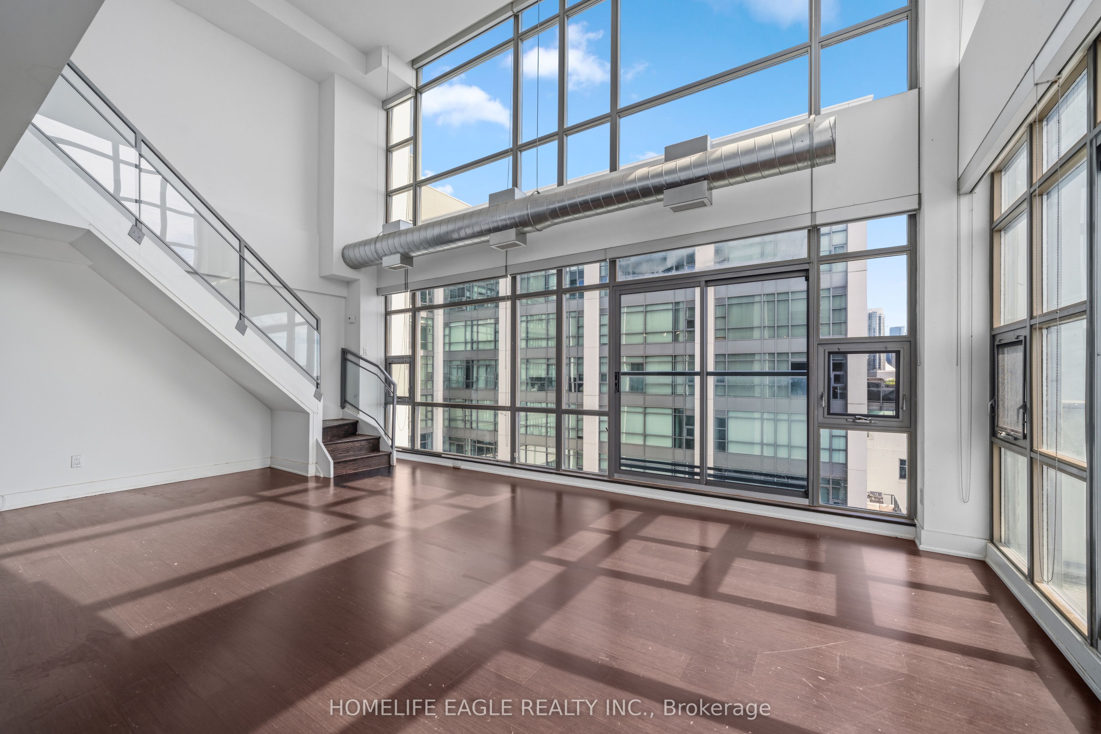 637 Lake Shore Boulevard W 805