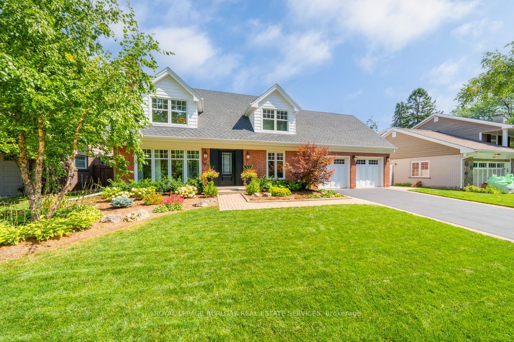 385 Rosslyn Drive
