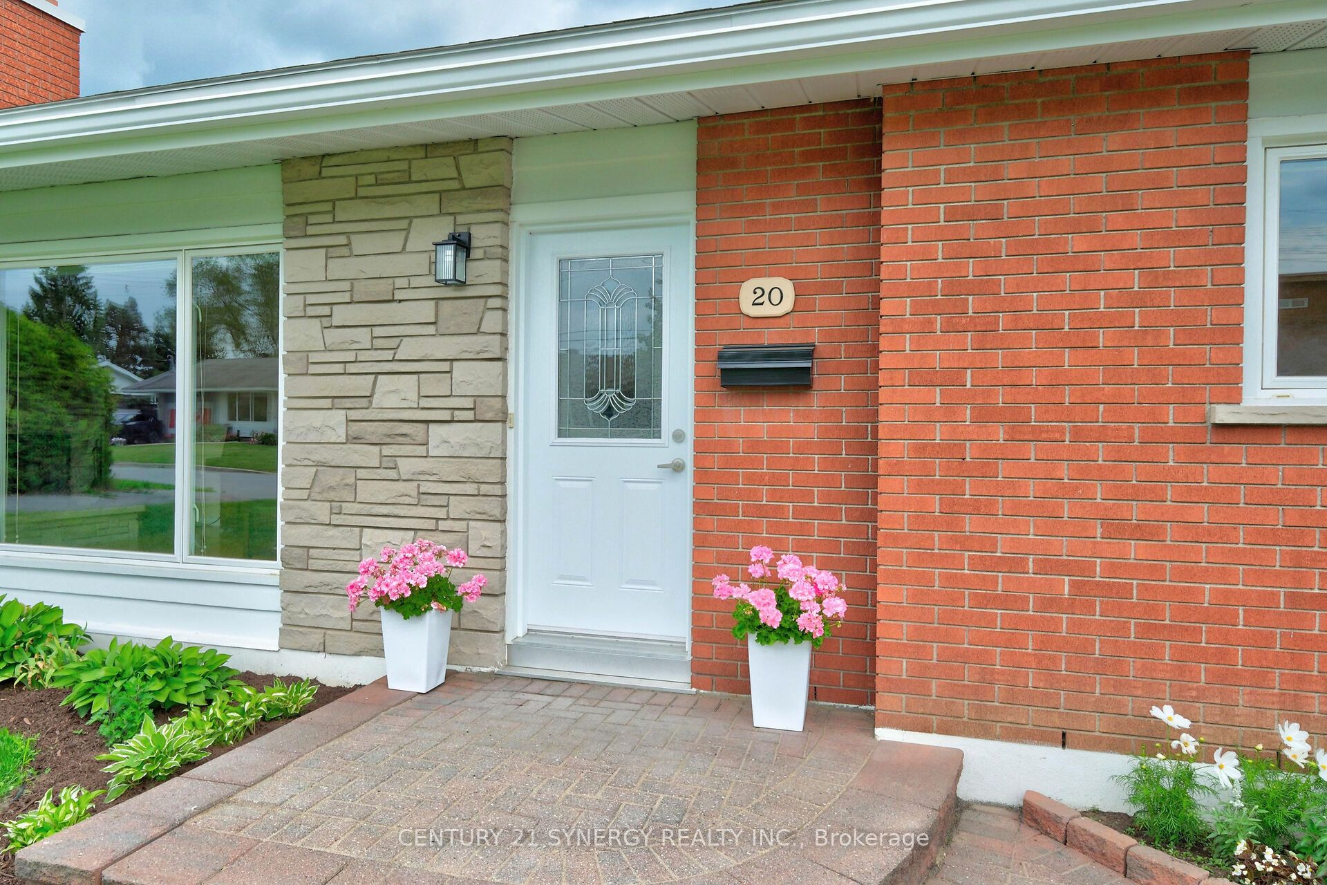 20 Sherry Lane