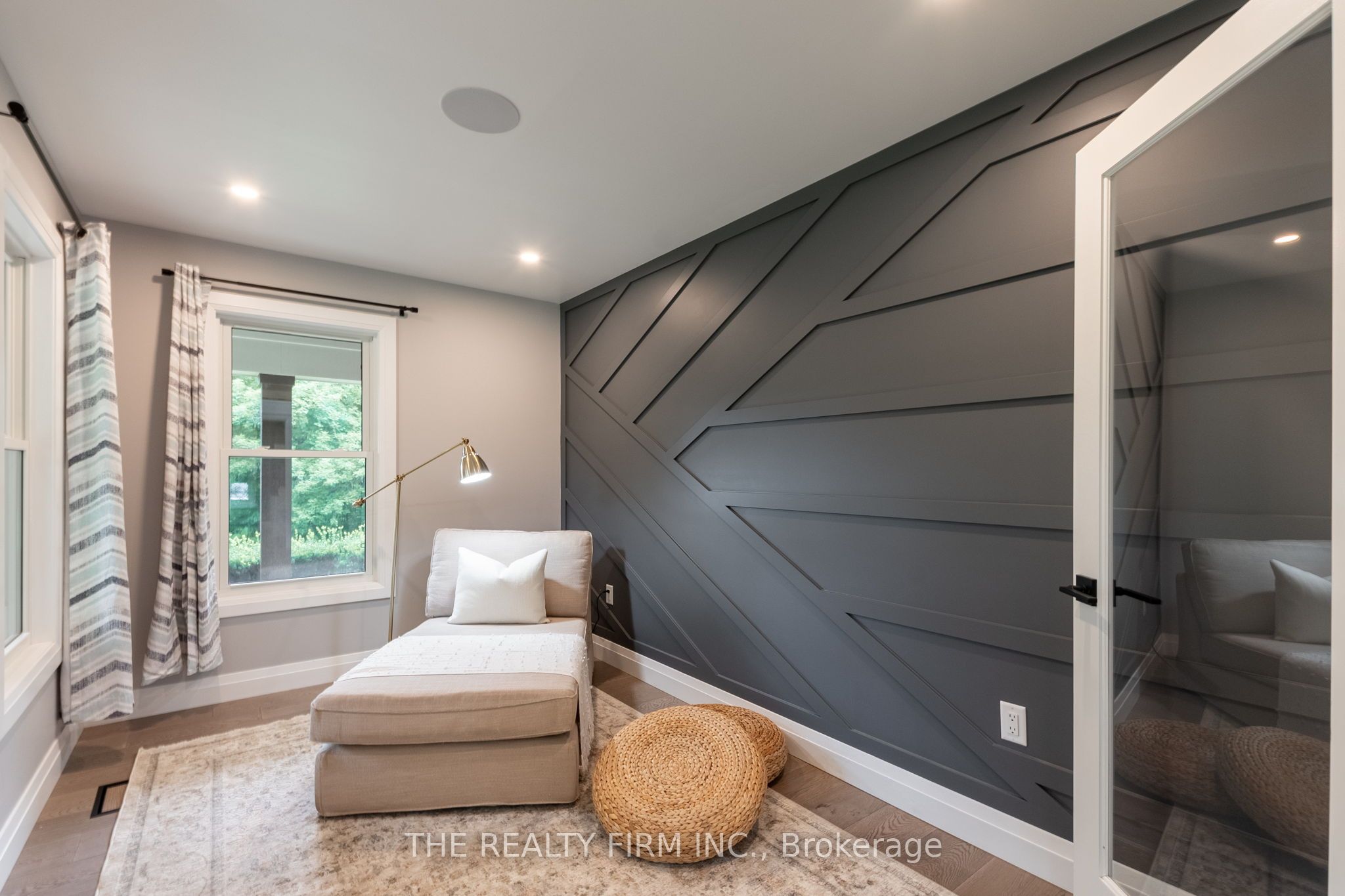 20 Lansdowne Park Crescent